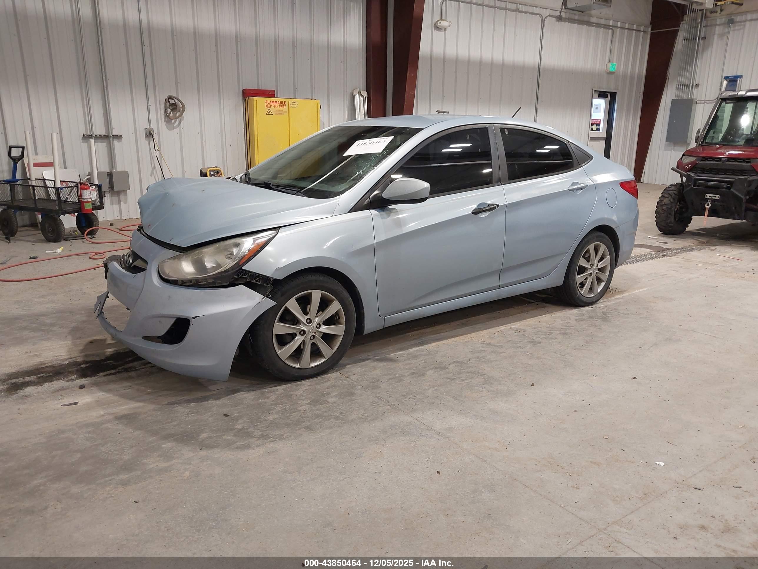 HYUNDAI ACCENT image 2