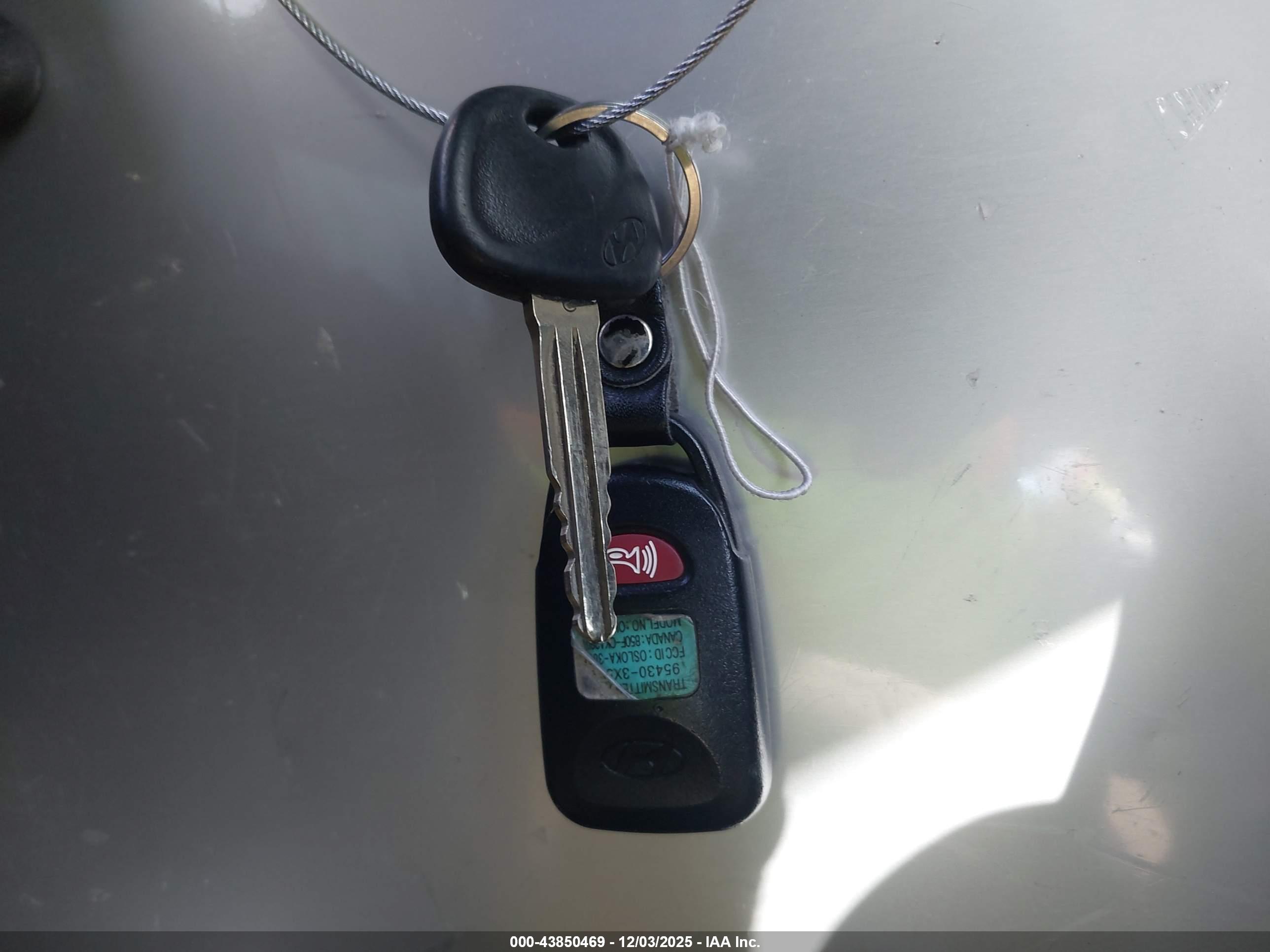 HYUNDAI ELANTRA image 11