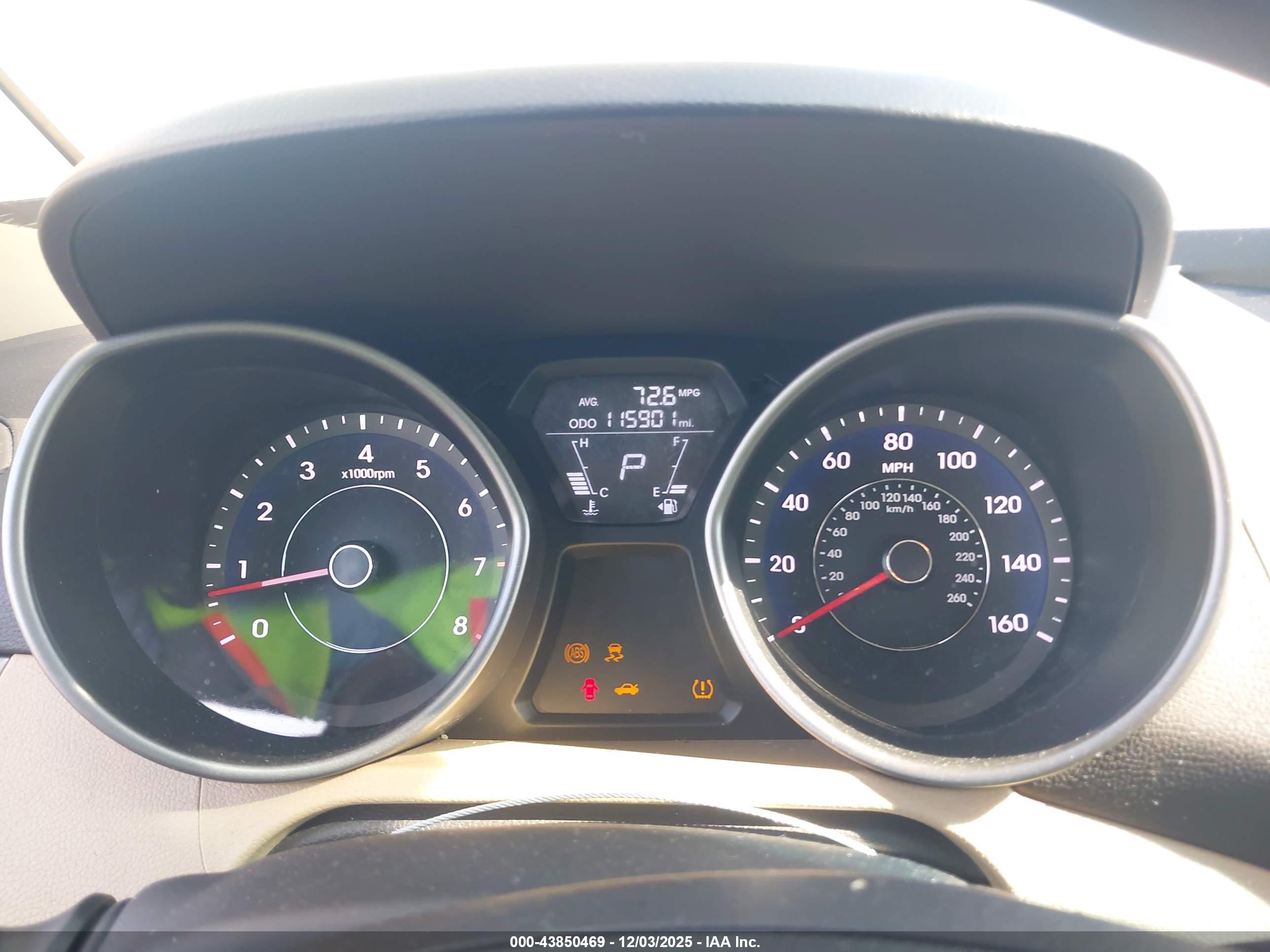 HYUNDAI ELANTRA image 7