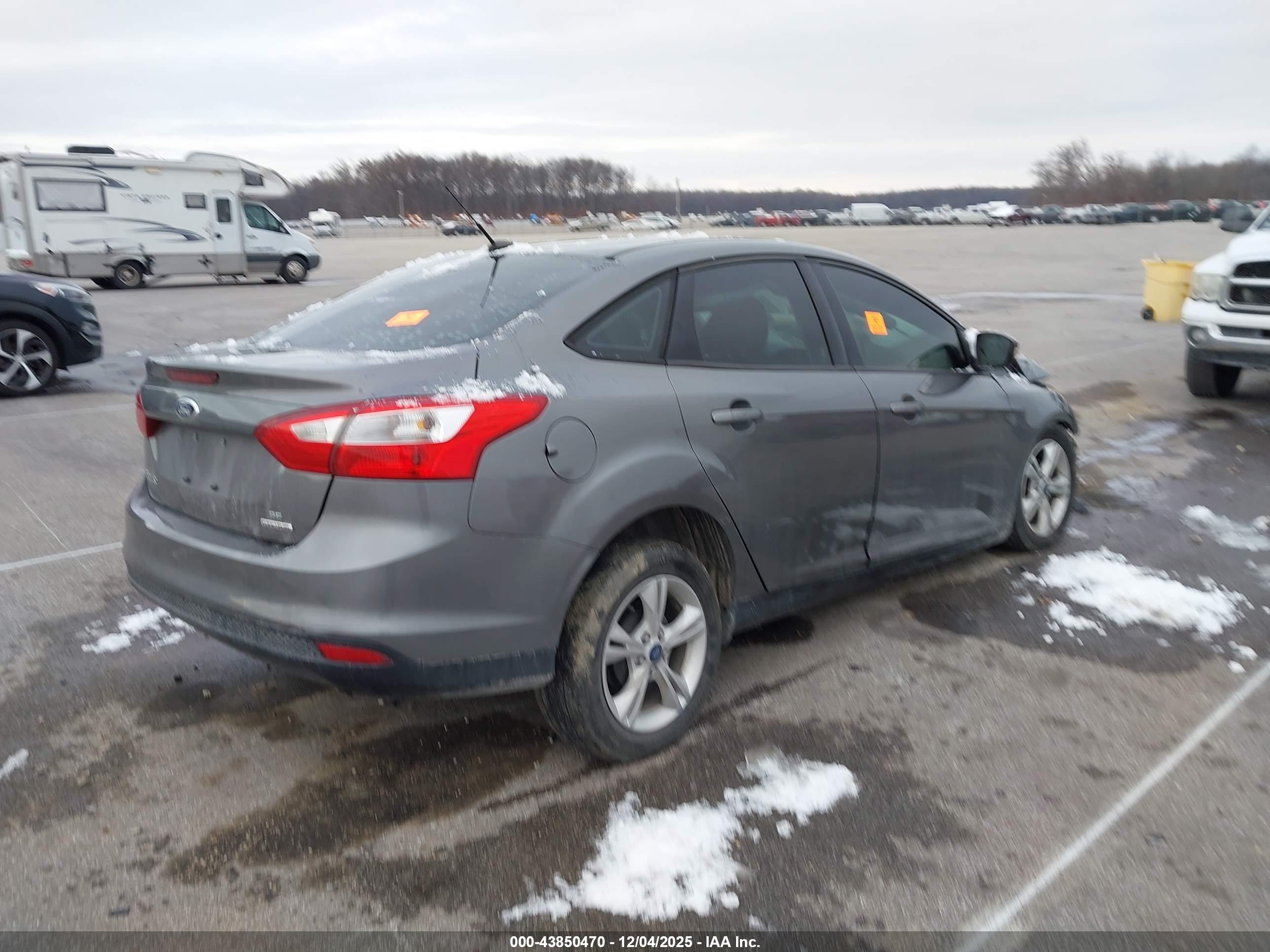 FORD FOCUS image 4