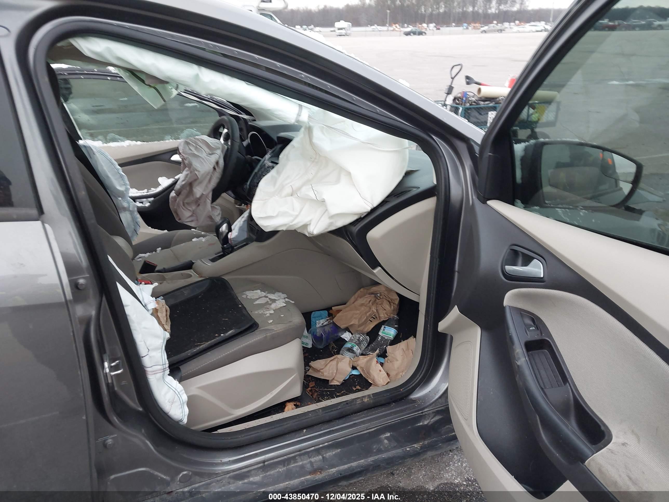 FORD FOCUS image 5