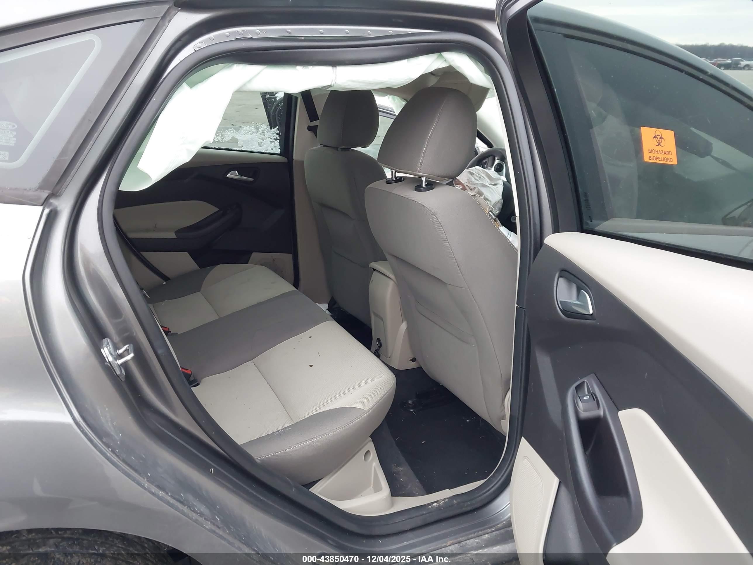 FORD FOCUS image 8