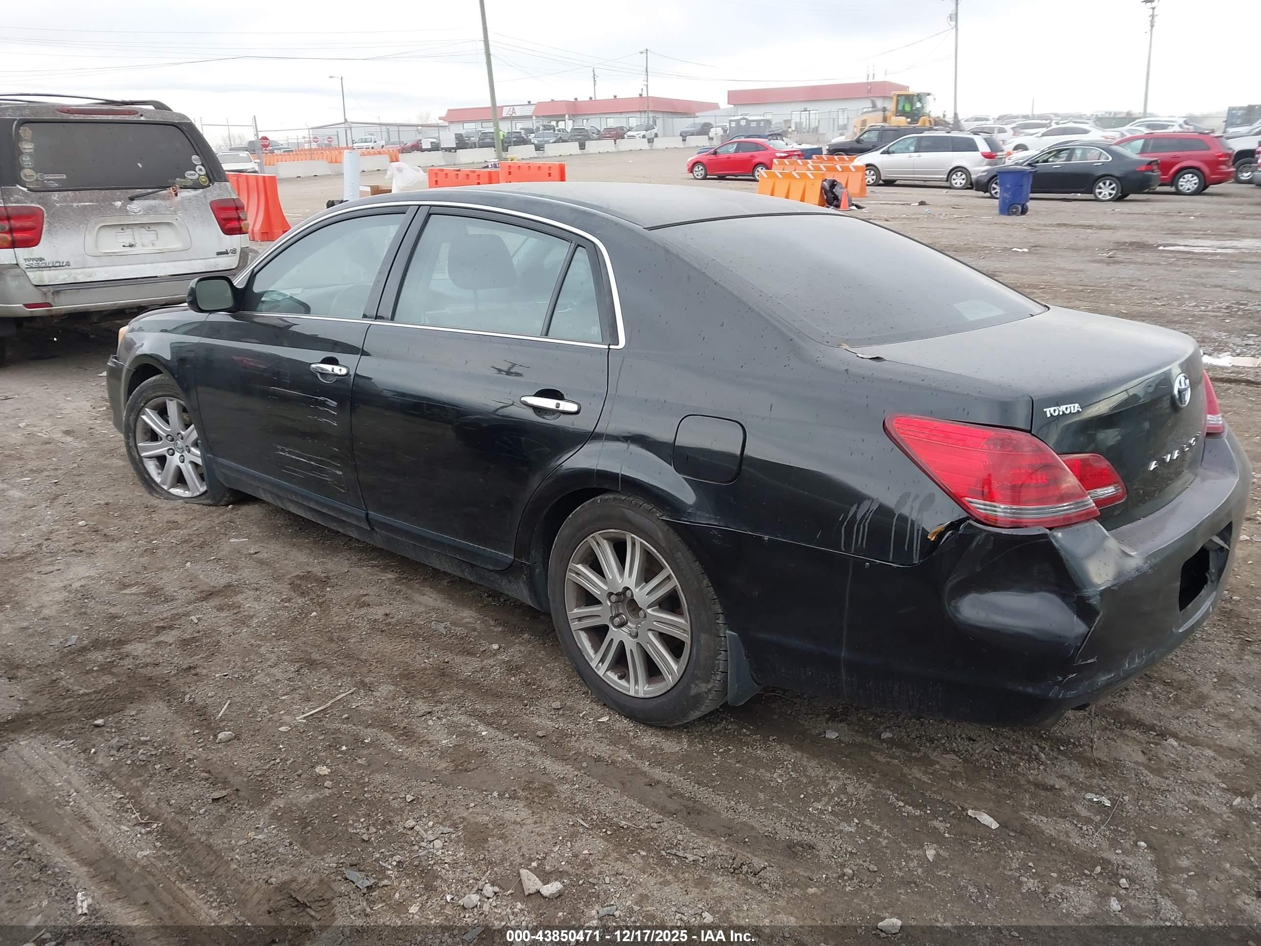 TOYOTA AVALON image 3