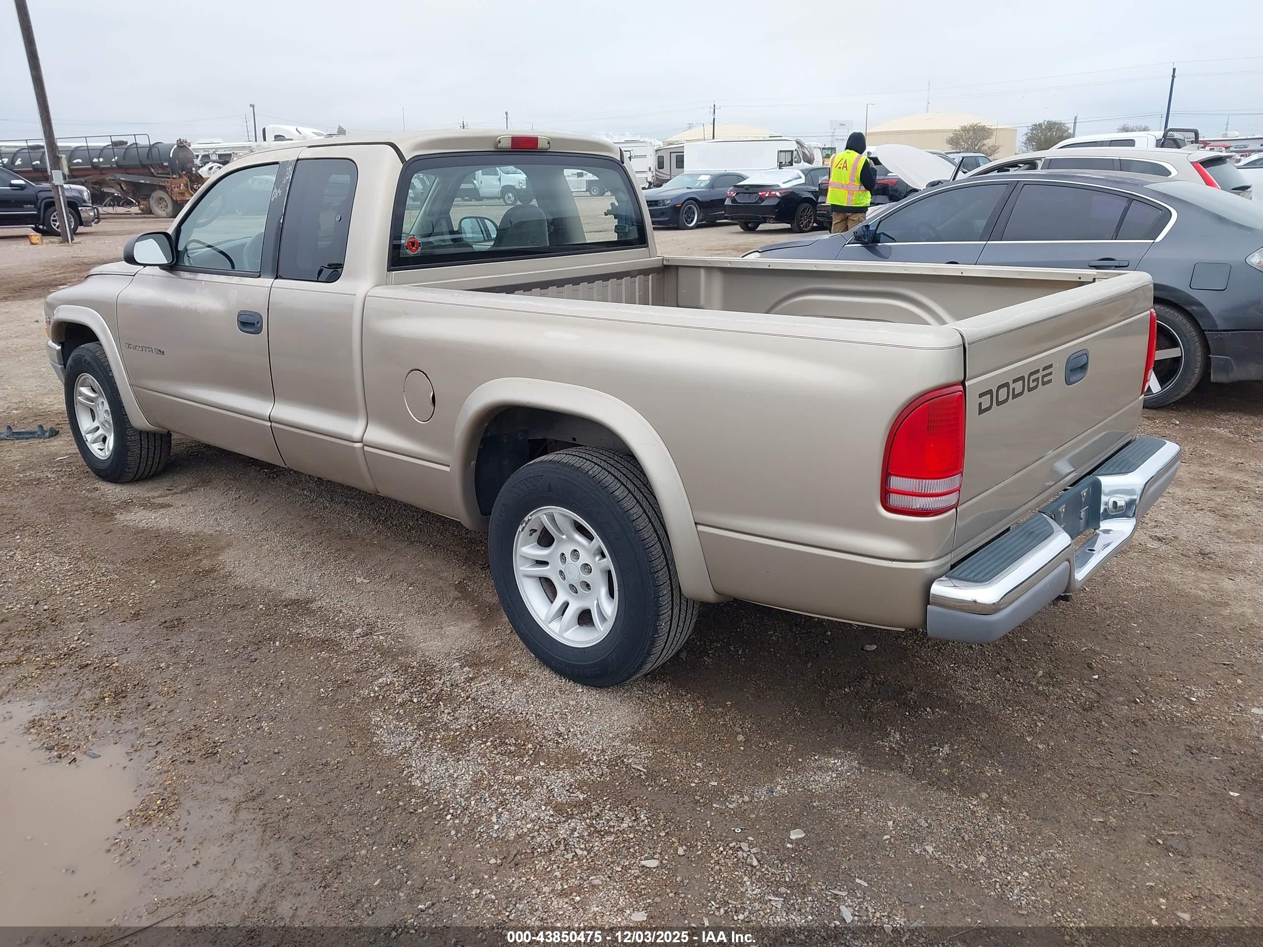 DODGE DAKOTA image 3