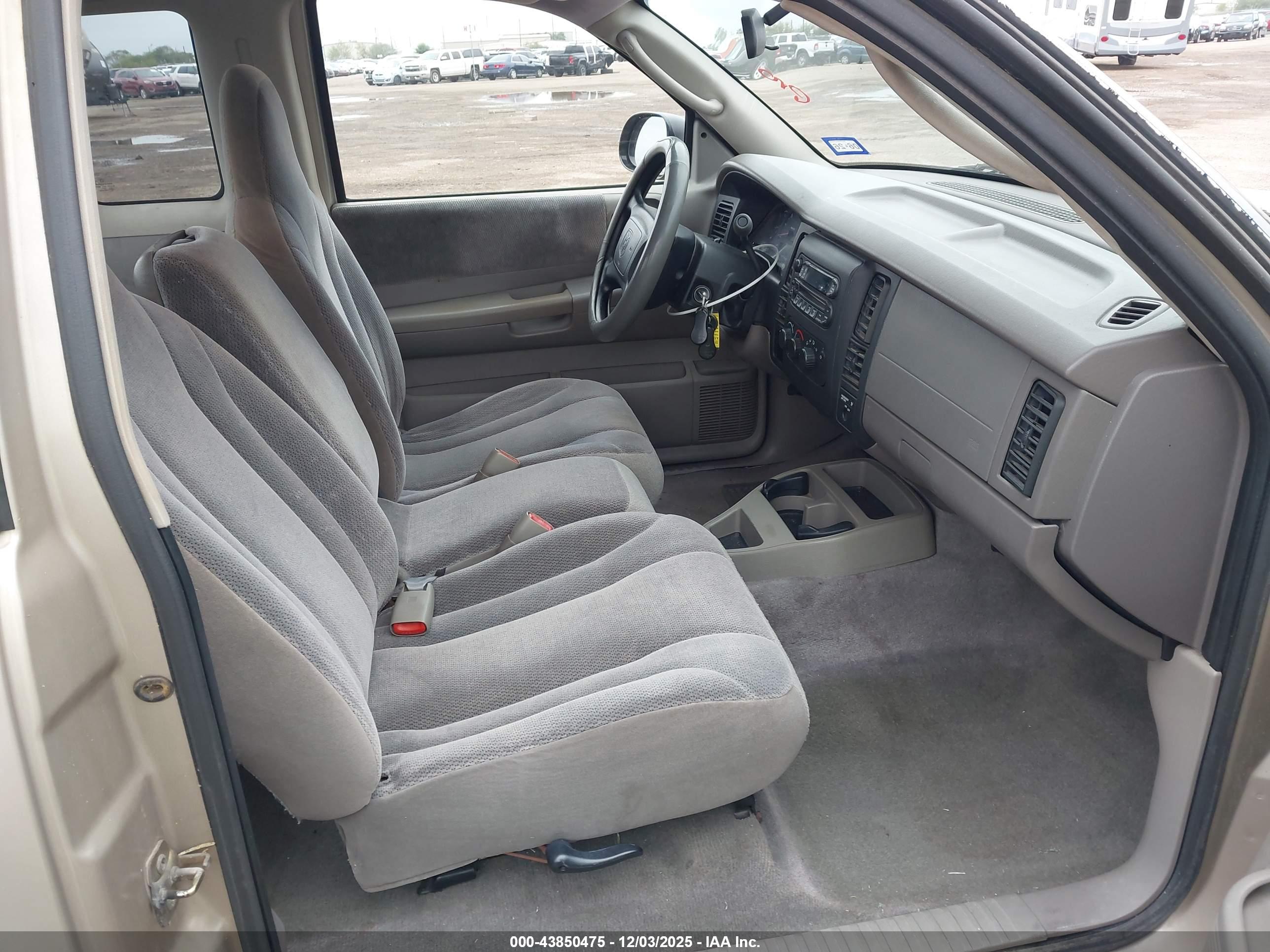 DODGE DAKOTA image 5