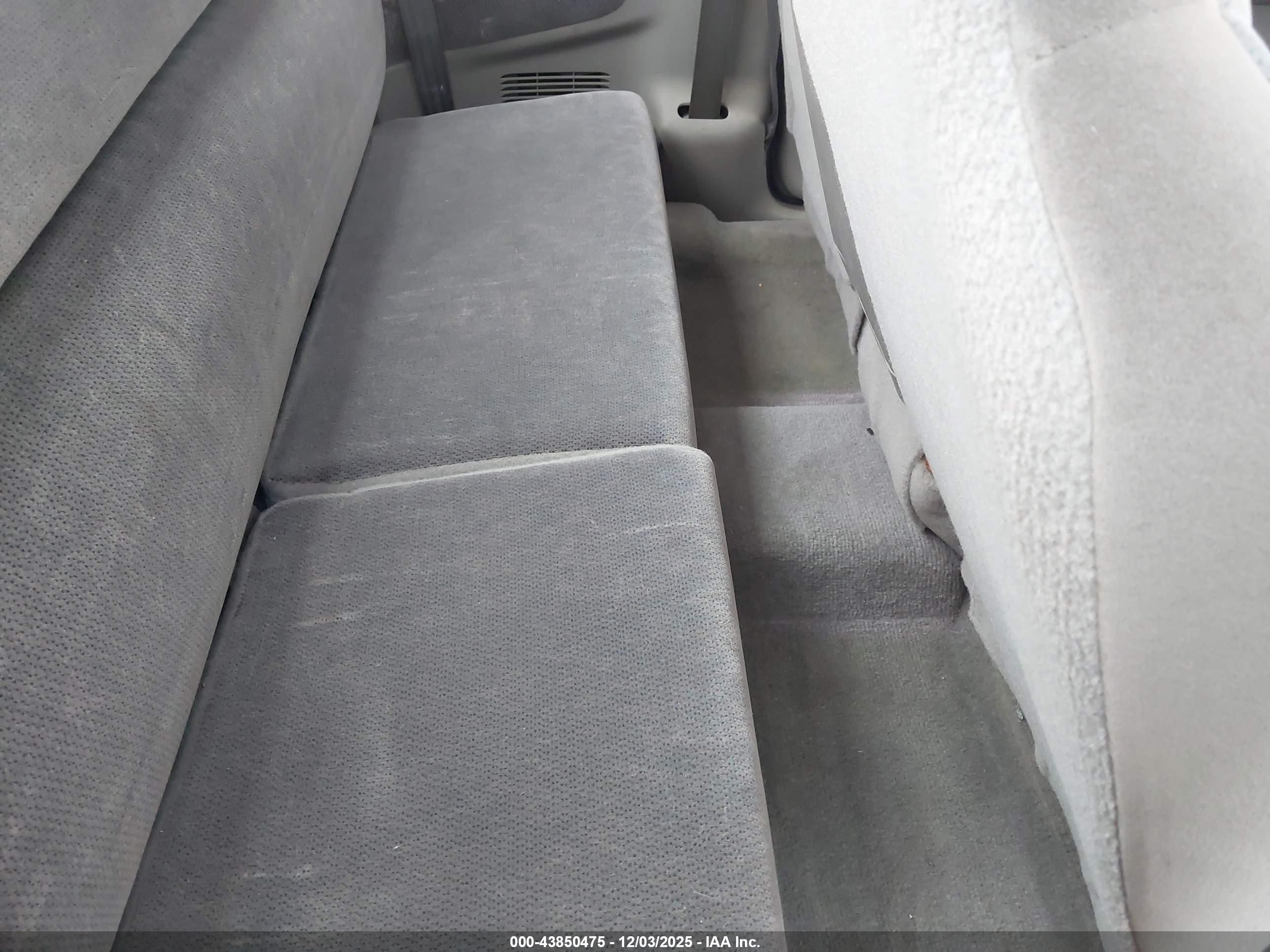 DODGE DAKOTA image 8