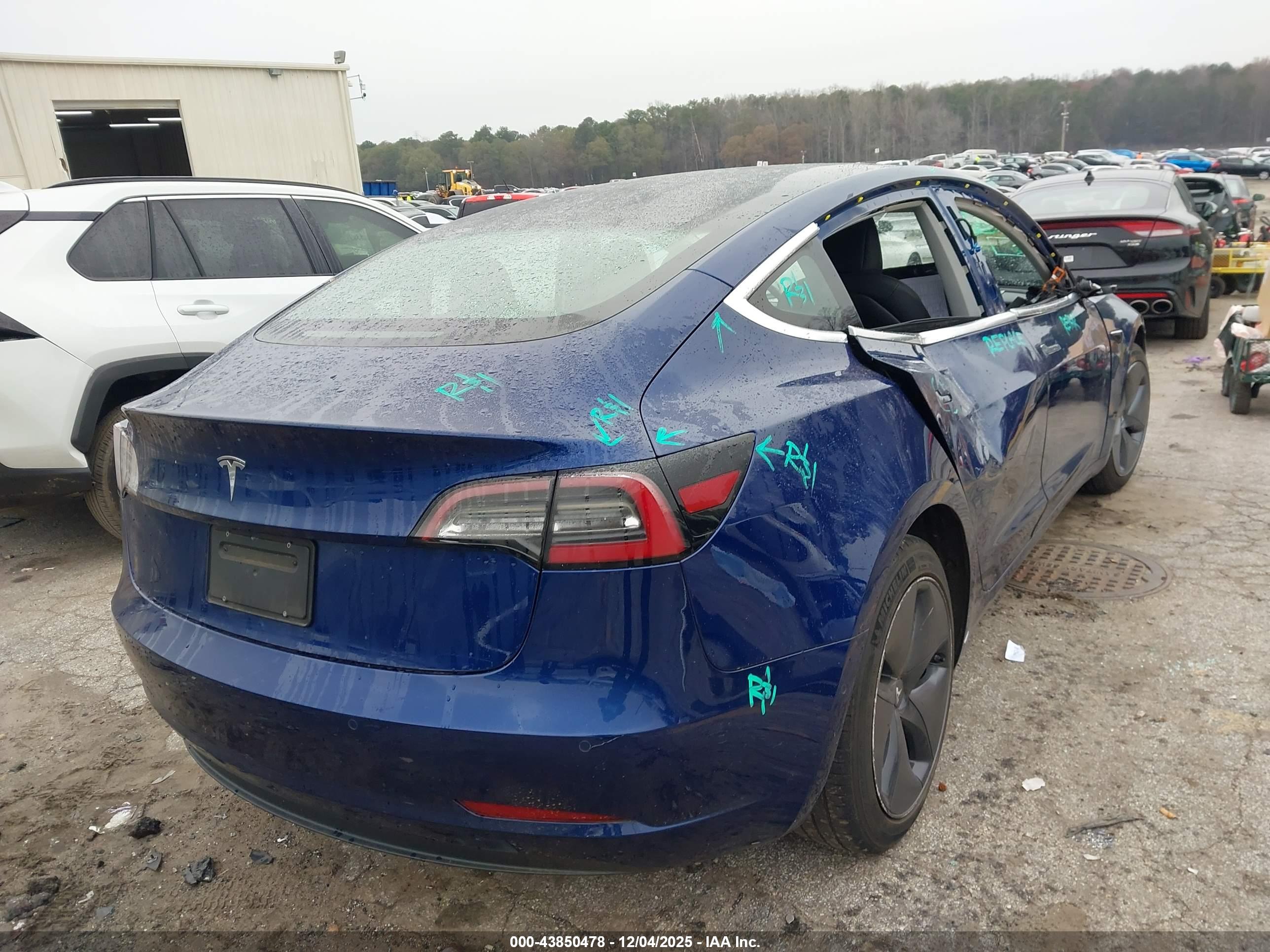 TESLA MODEL image 4