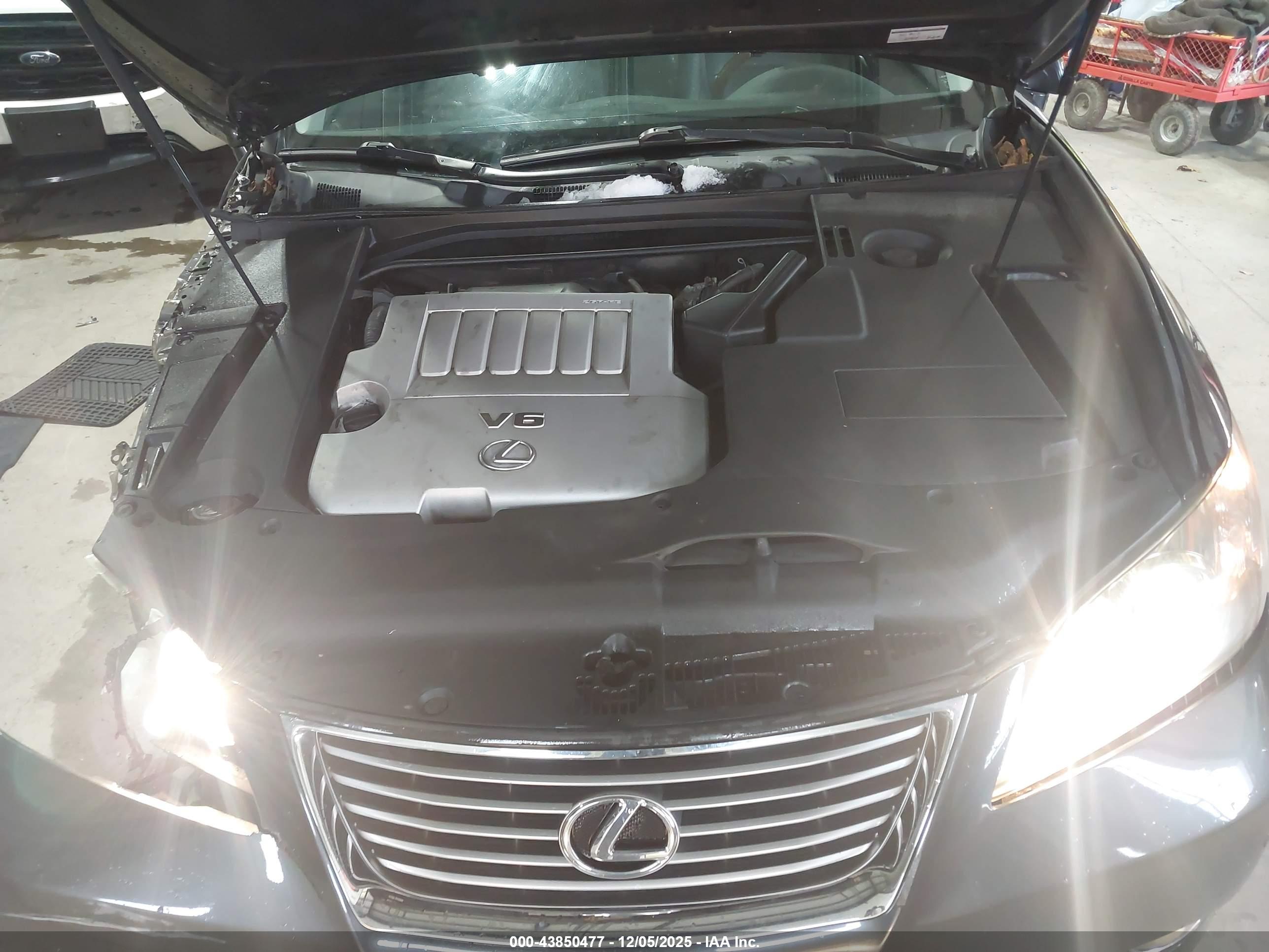 LEXUS ES image 10