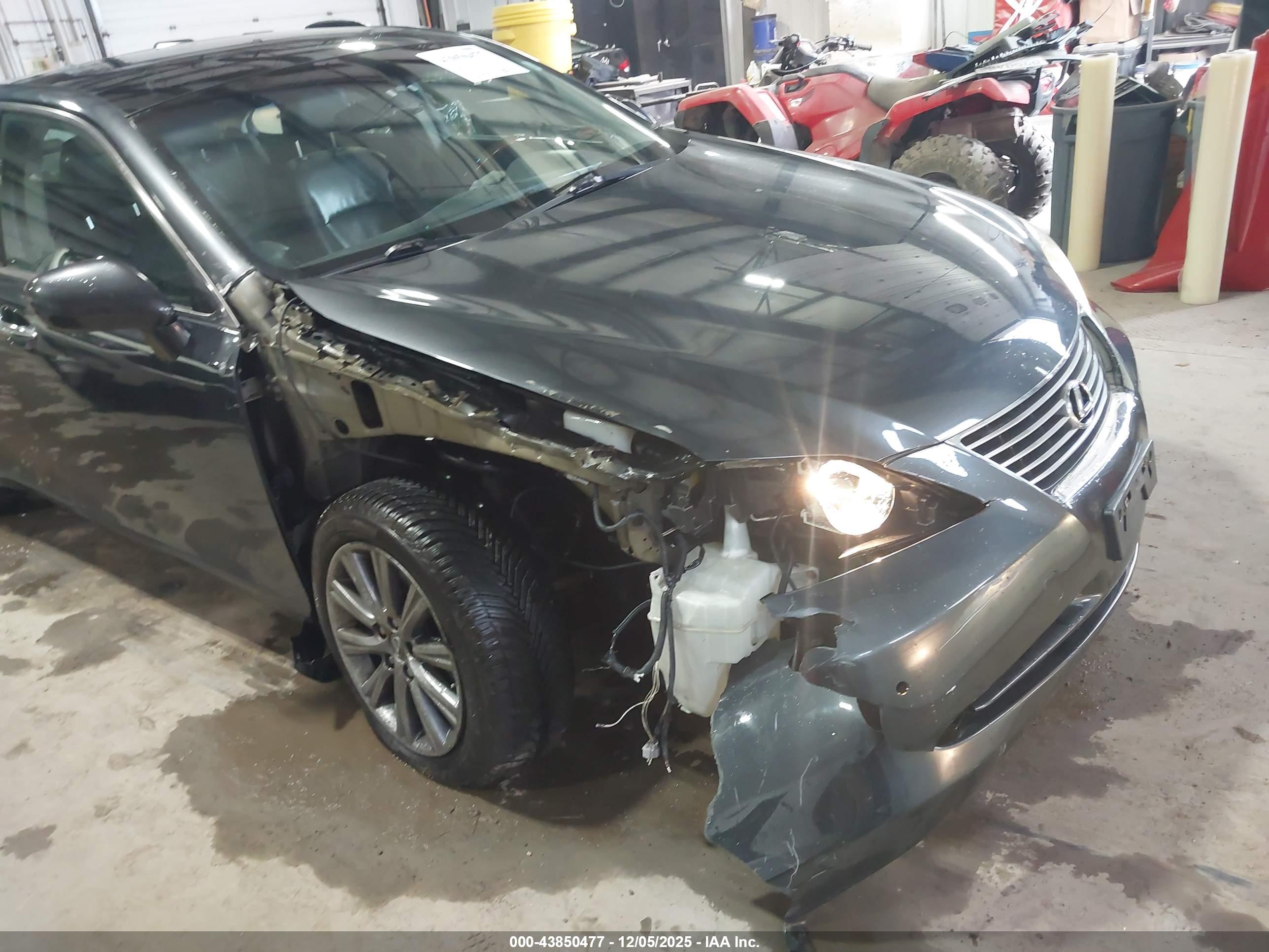LEXUS ES image 6