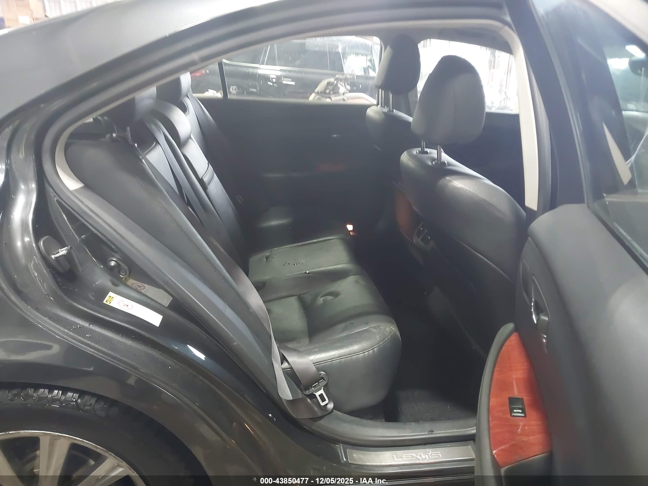 LEXUS ES image 8