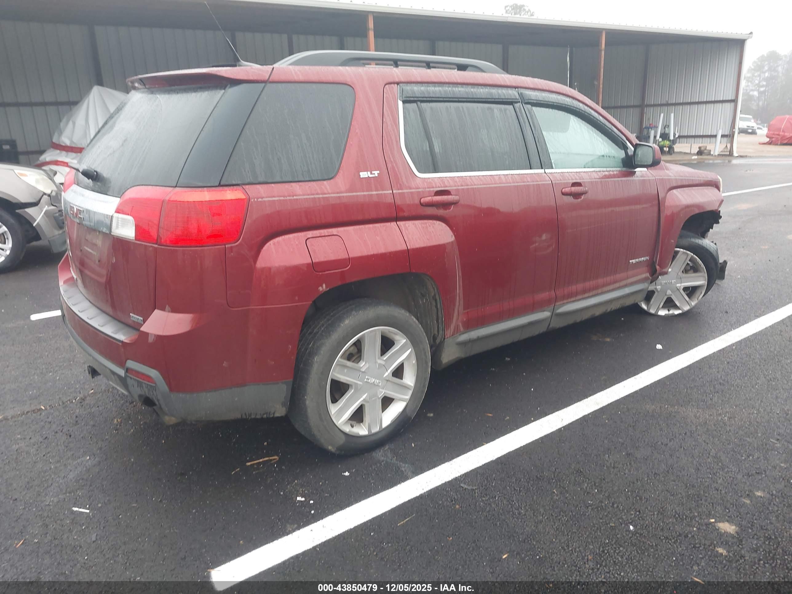 GMC TERRAIN image 4