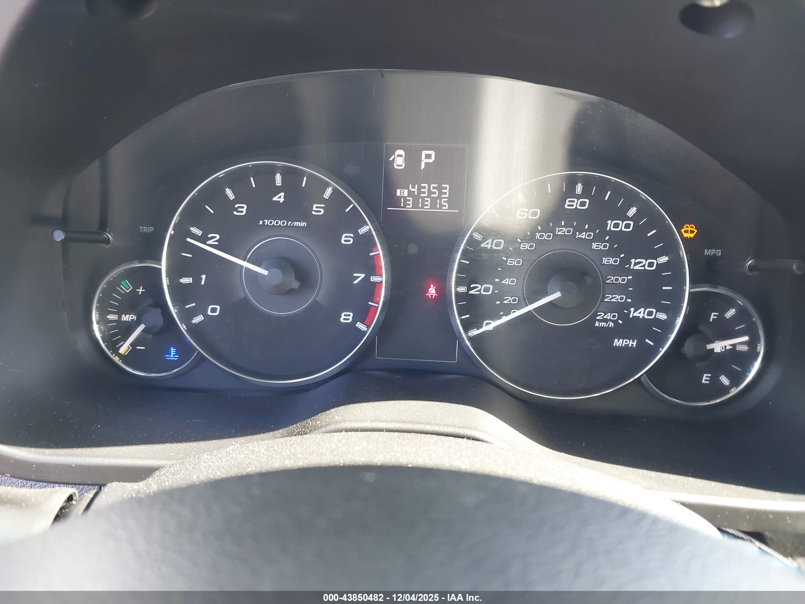 SUBARU OUTBACK image 7