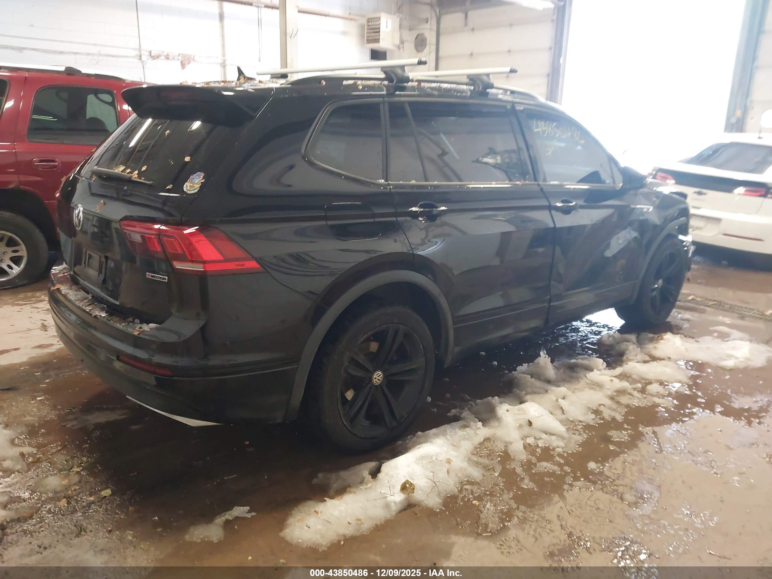 VOLKSWAGEN TIGUAN image 4