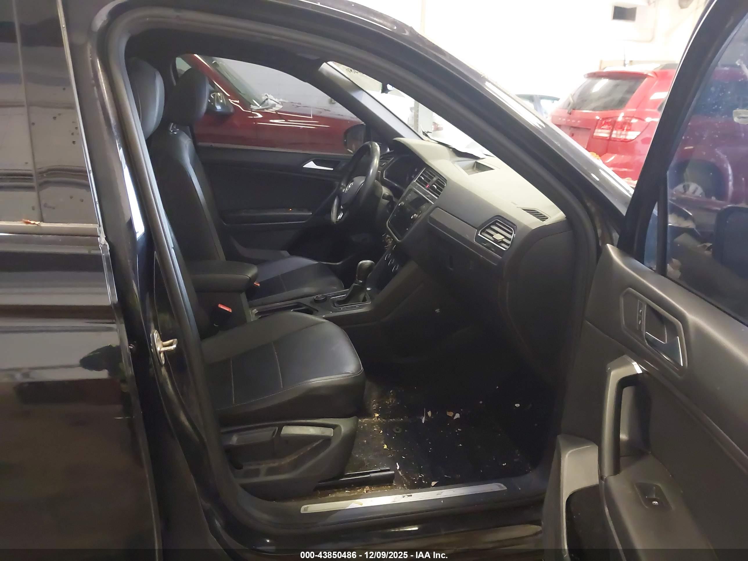 VOLKSWAGEN TIGUAN image 5