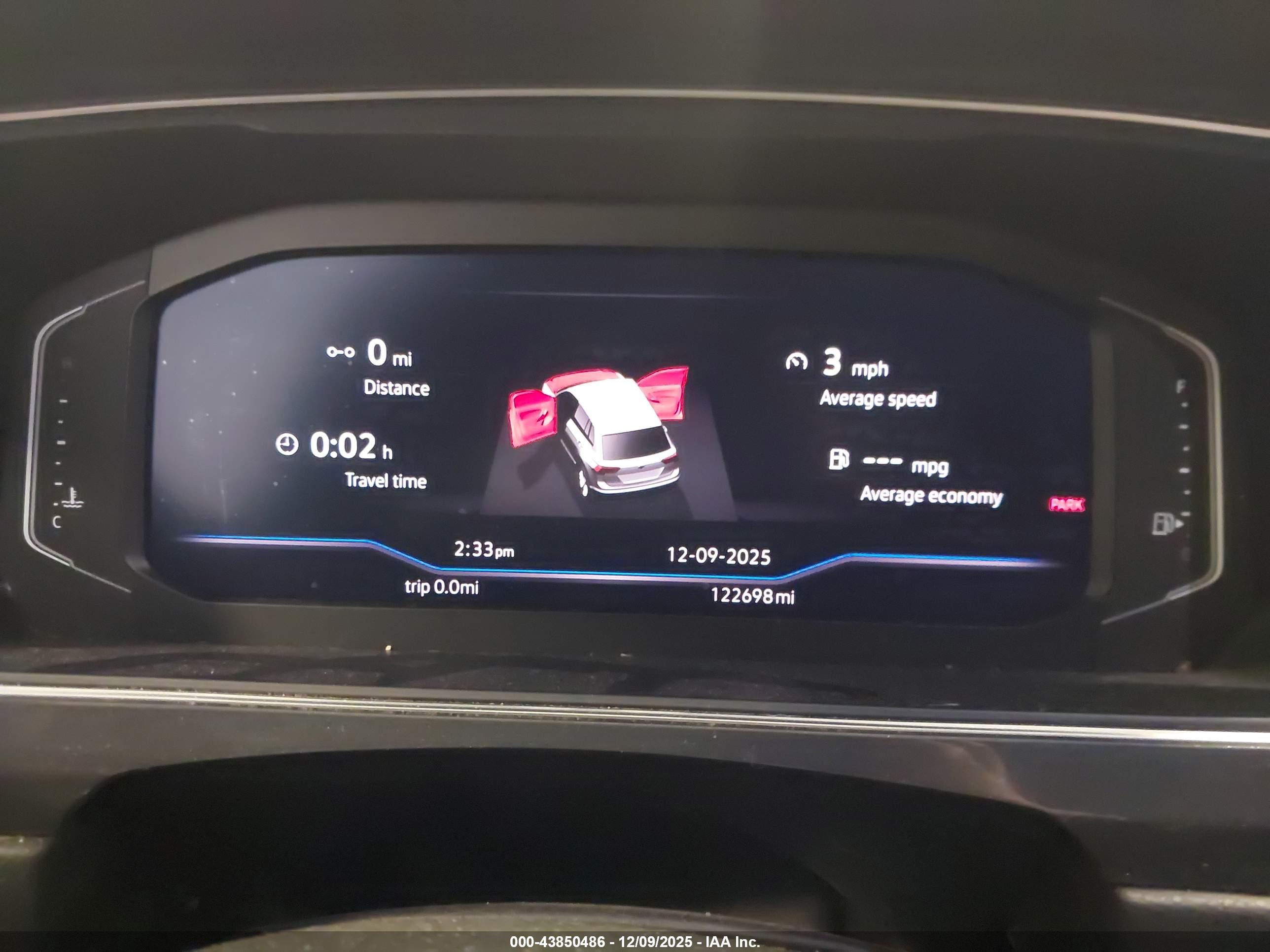 VOLKSWAGEN TIGUAN image 7