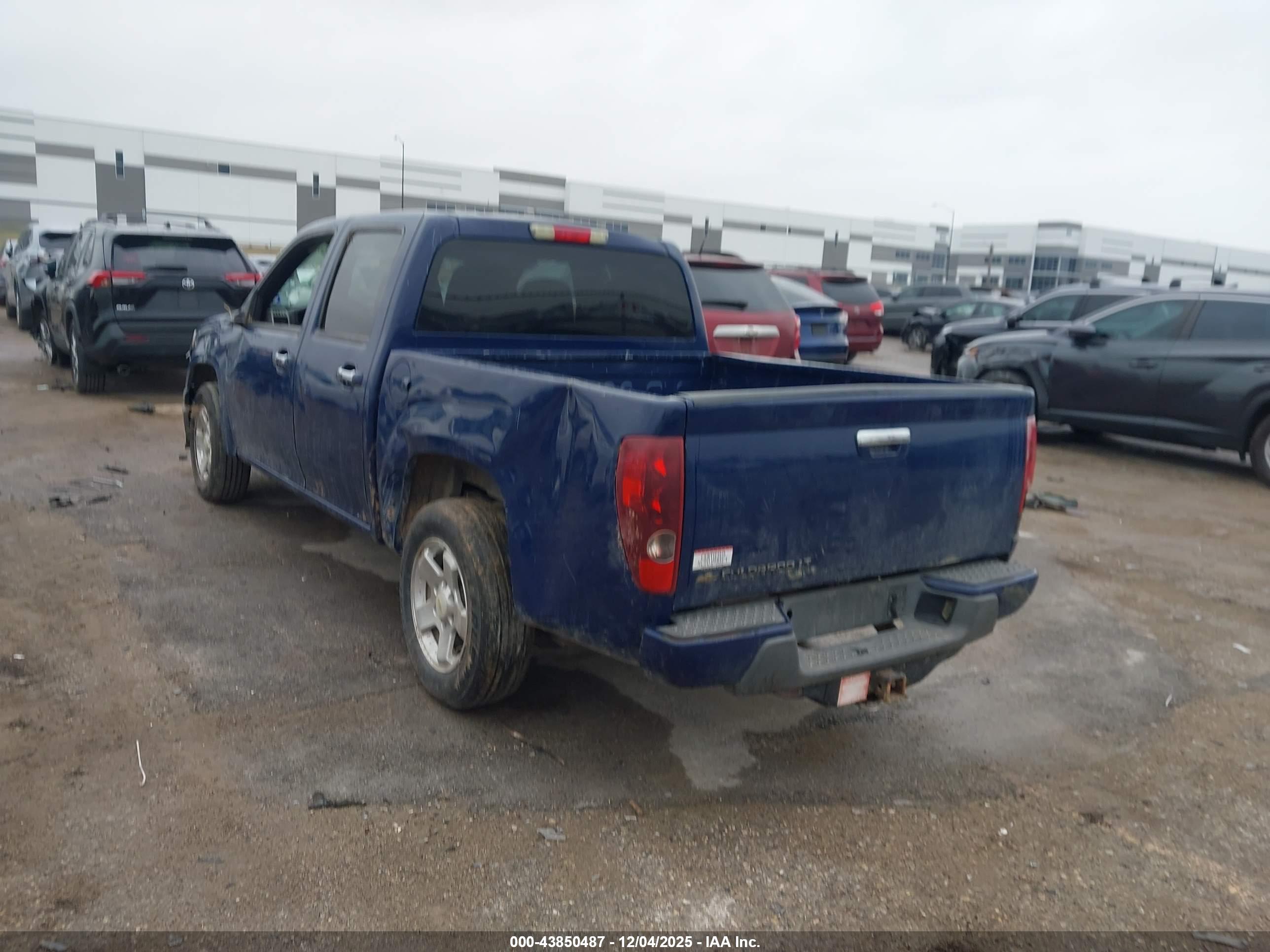 CHEVROLET COLORADO image 3