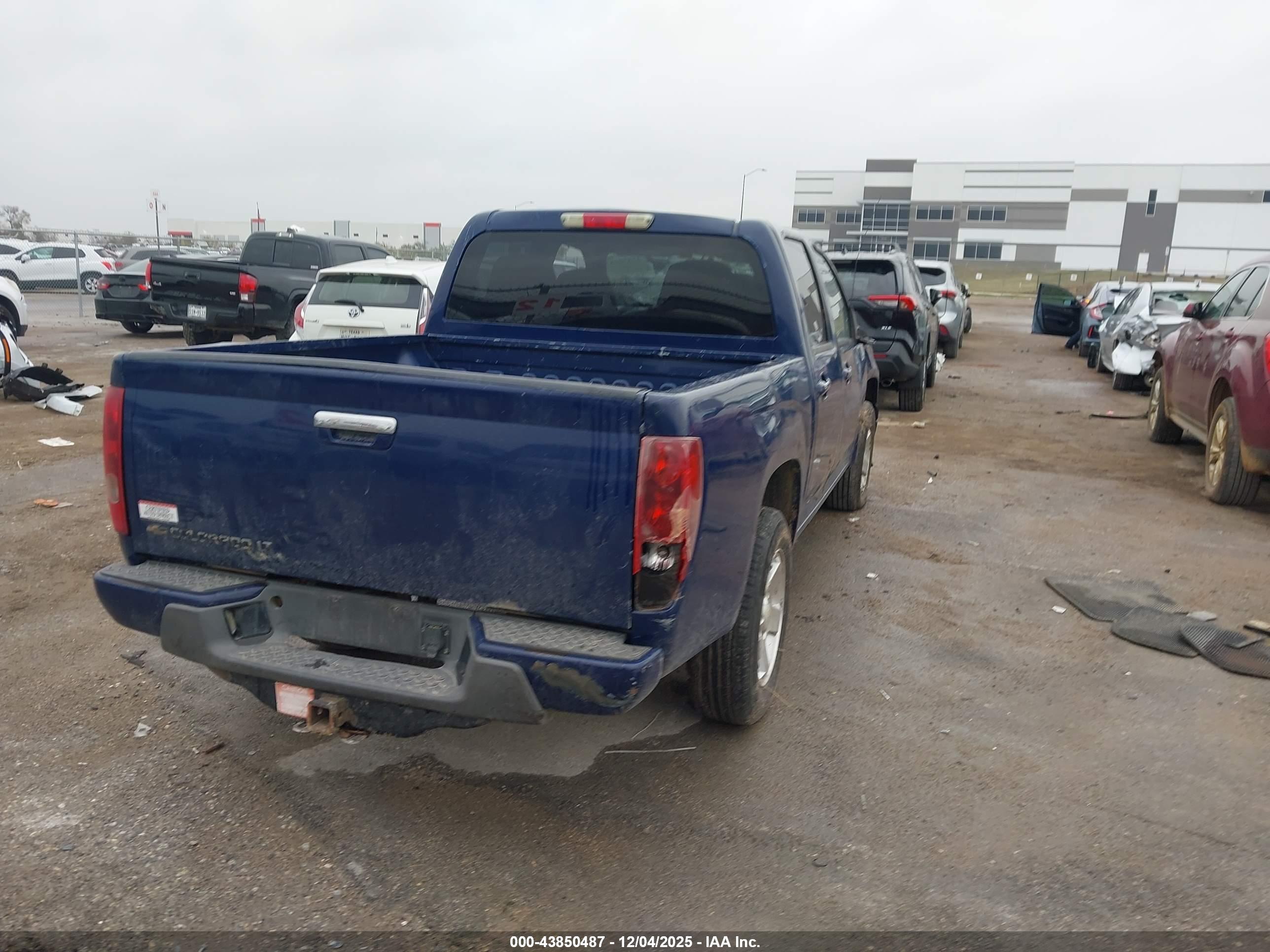 CHEVROLET COLORADO image 4