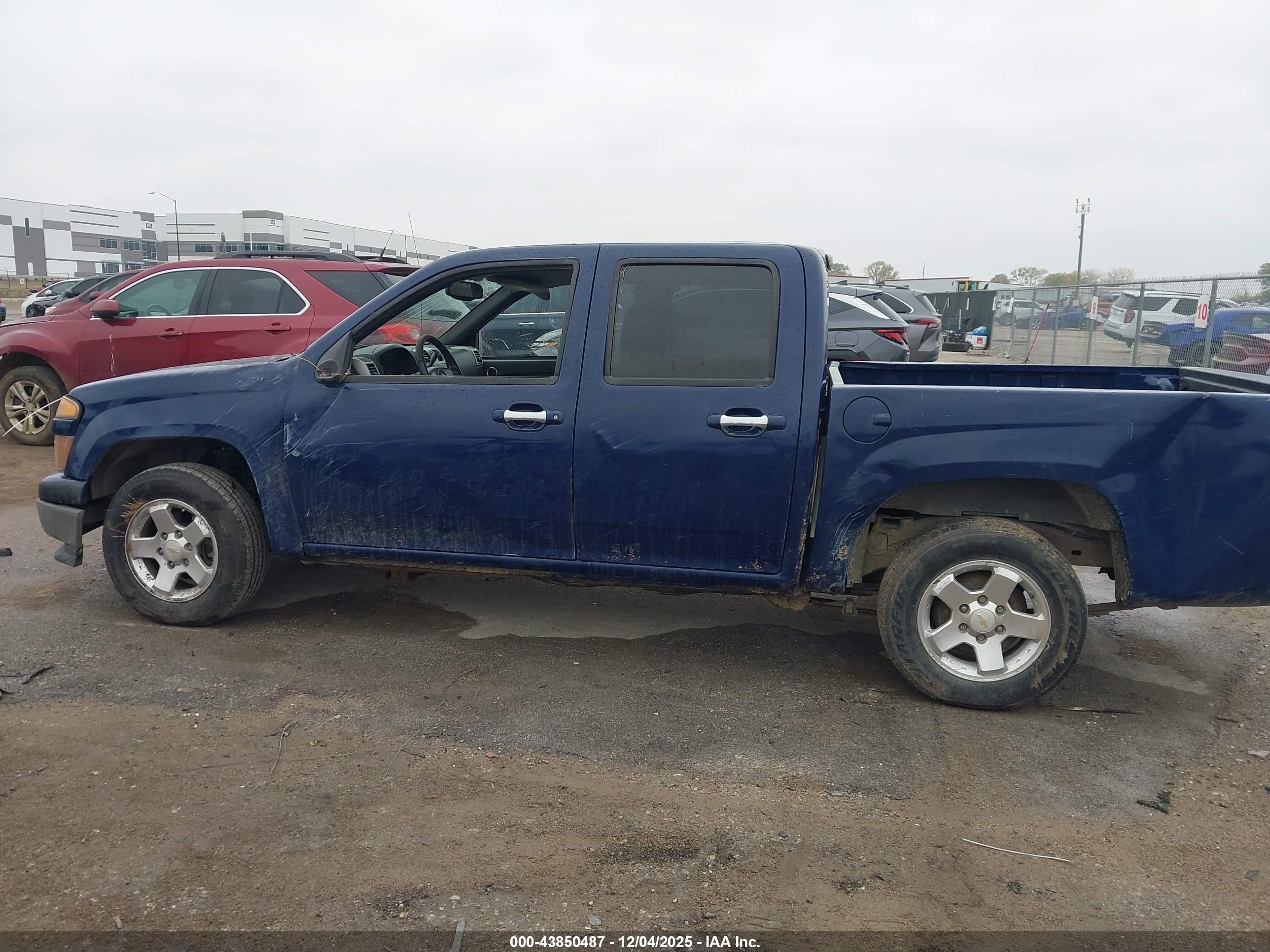 CHEVROLET COLORADO image 6