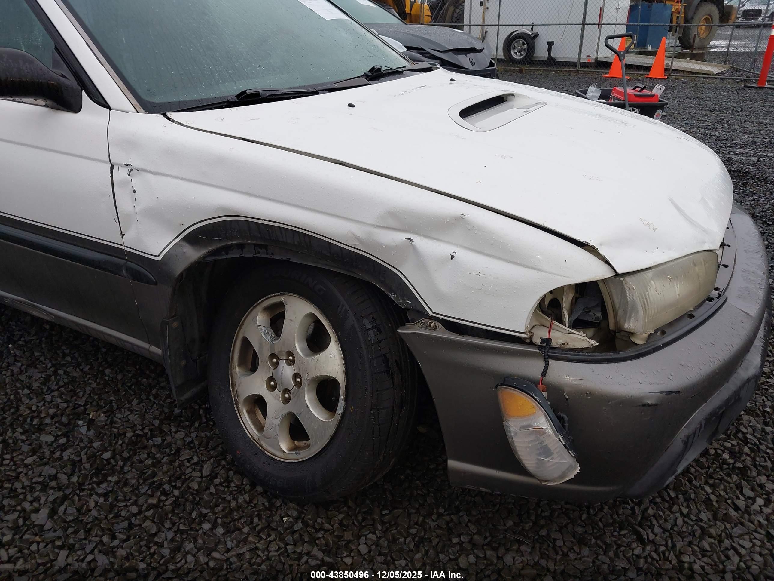 SUBARU LEGACY image 6