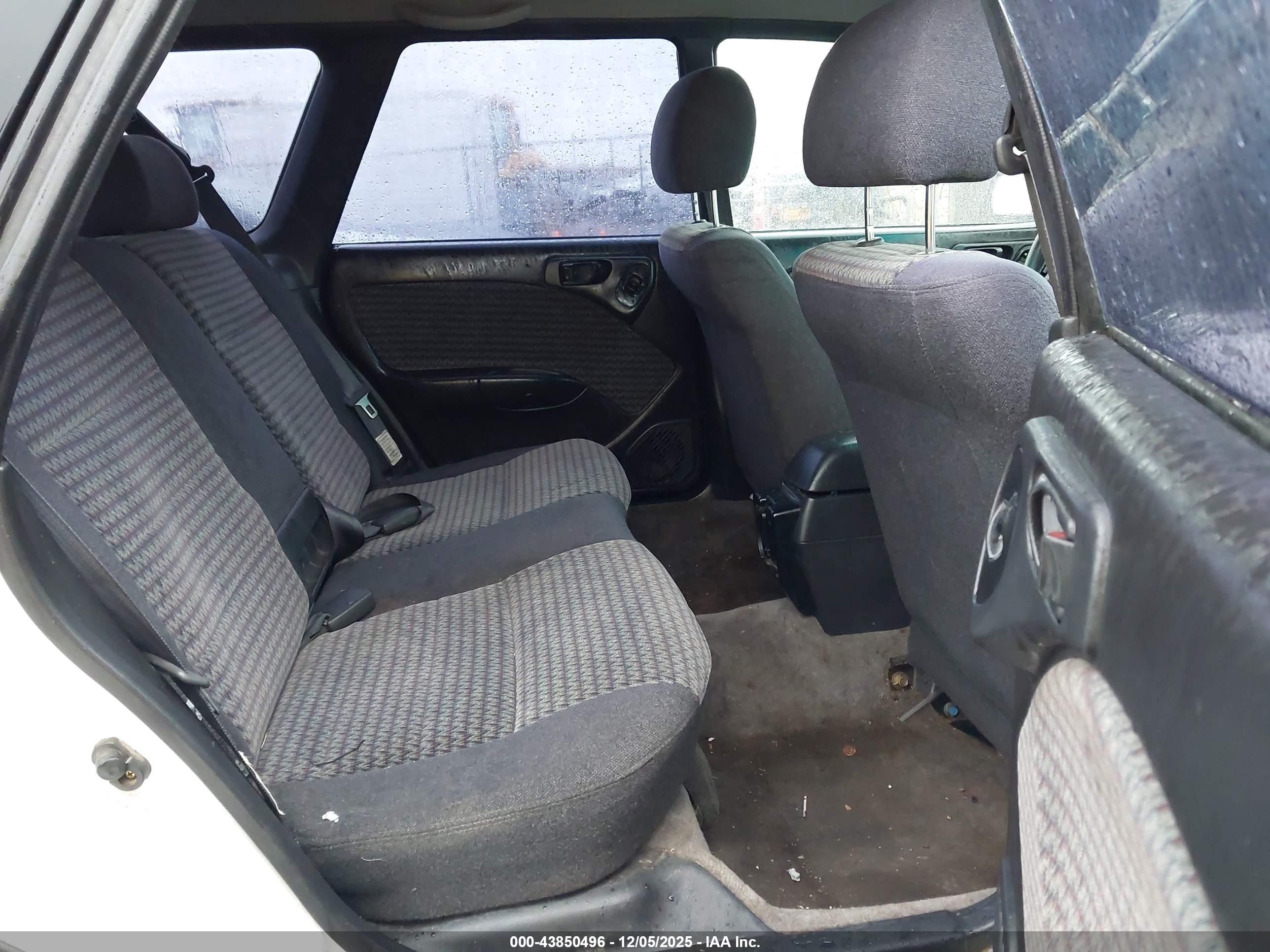 SUBARU LEGACY image 8