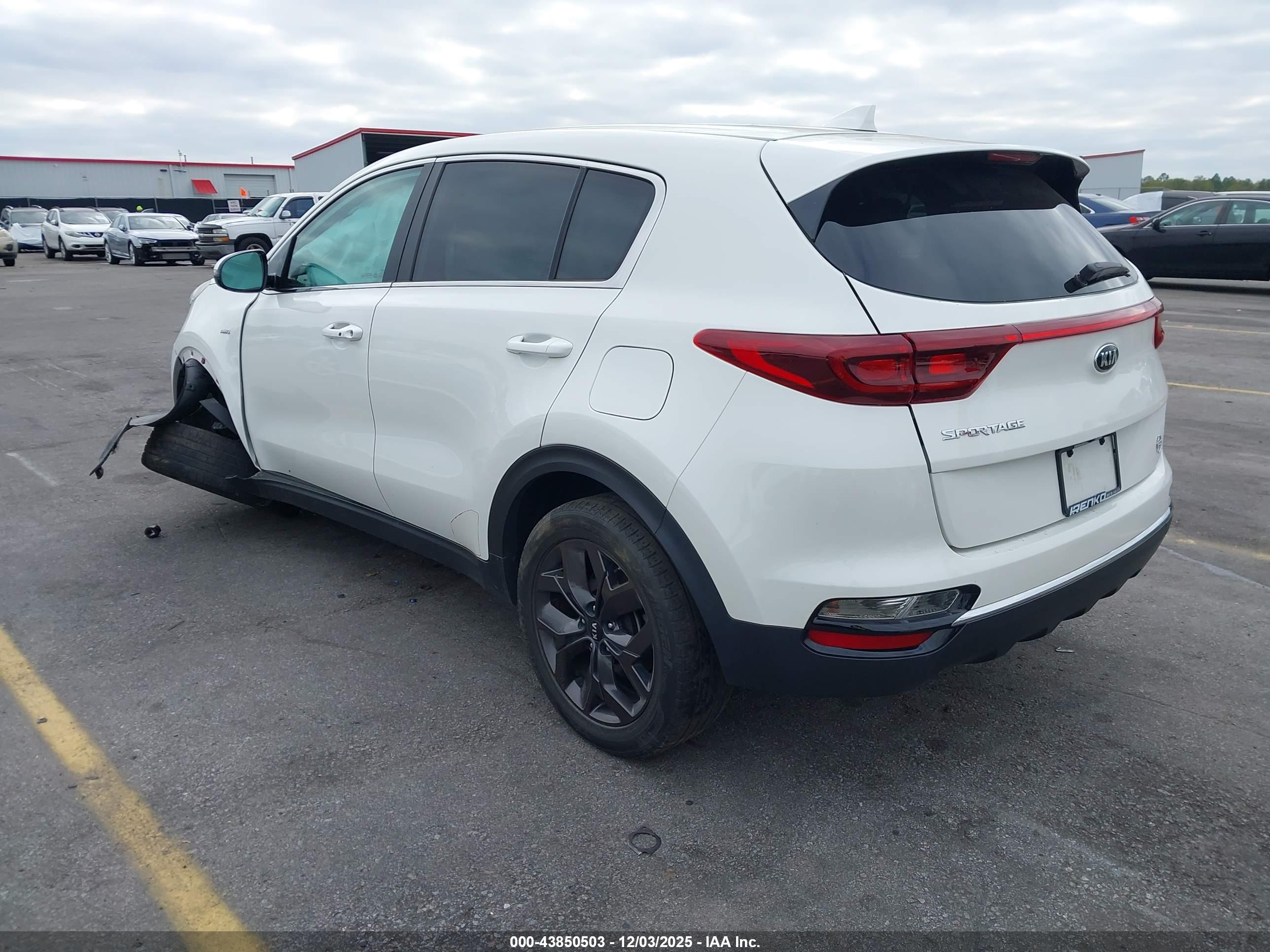 KIA SPORTAGE image 3