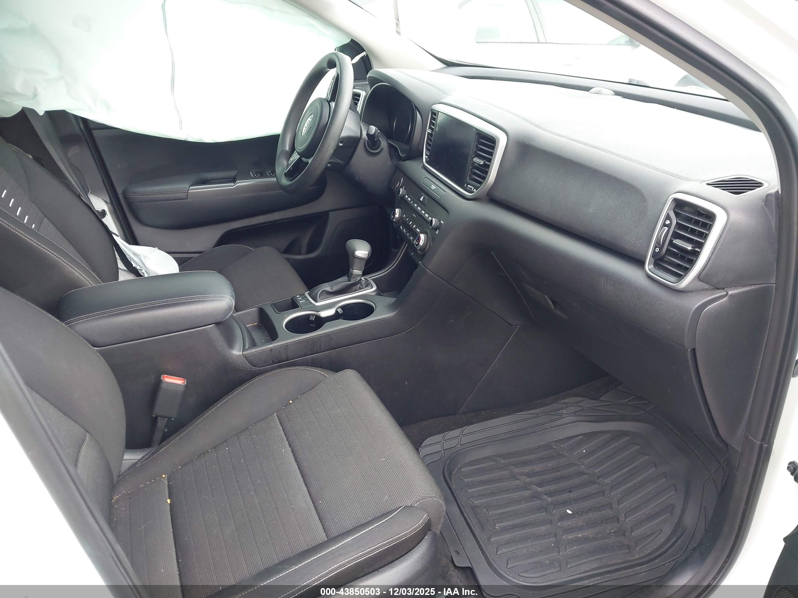 KIA SPORTAGE image 5