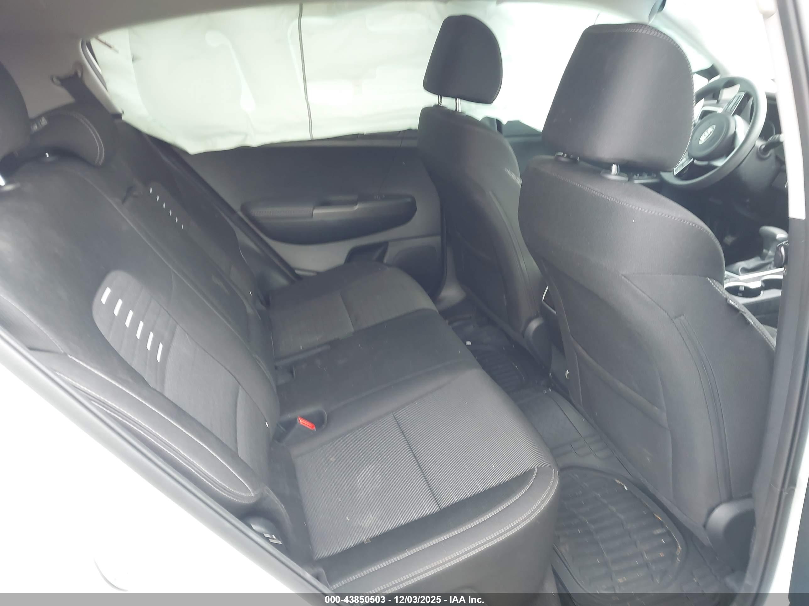 KIA SPORTAGE image 8