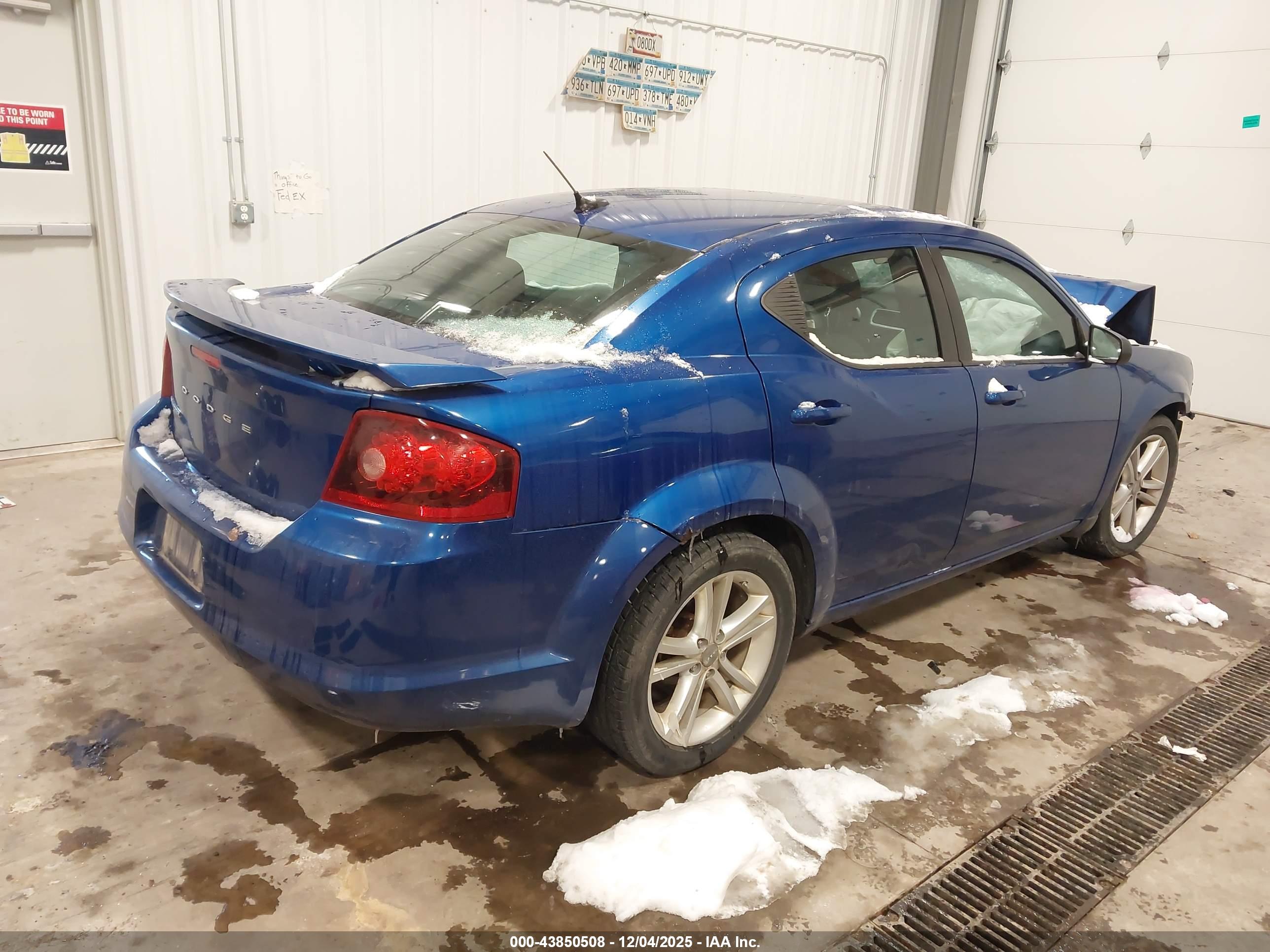 DODGE AVENGER image 4