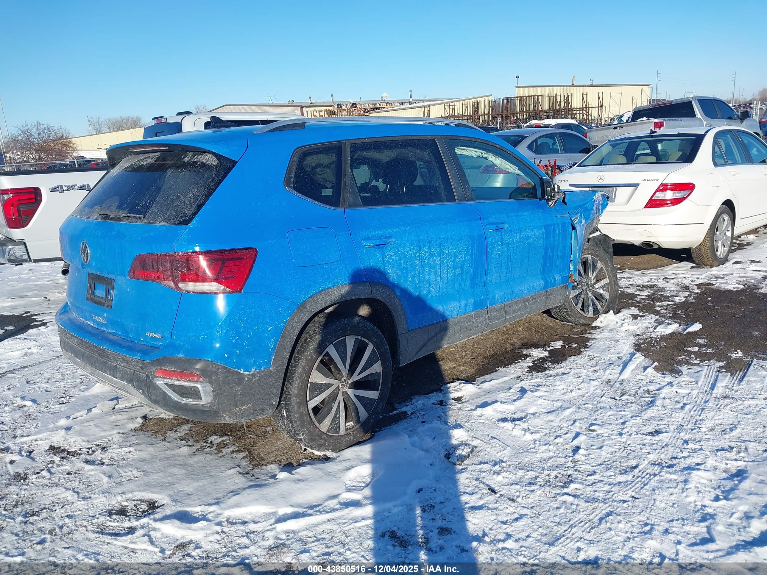 VOLKSWAGEN TAOS image 4