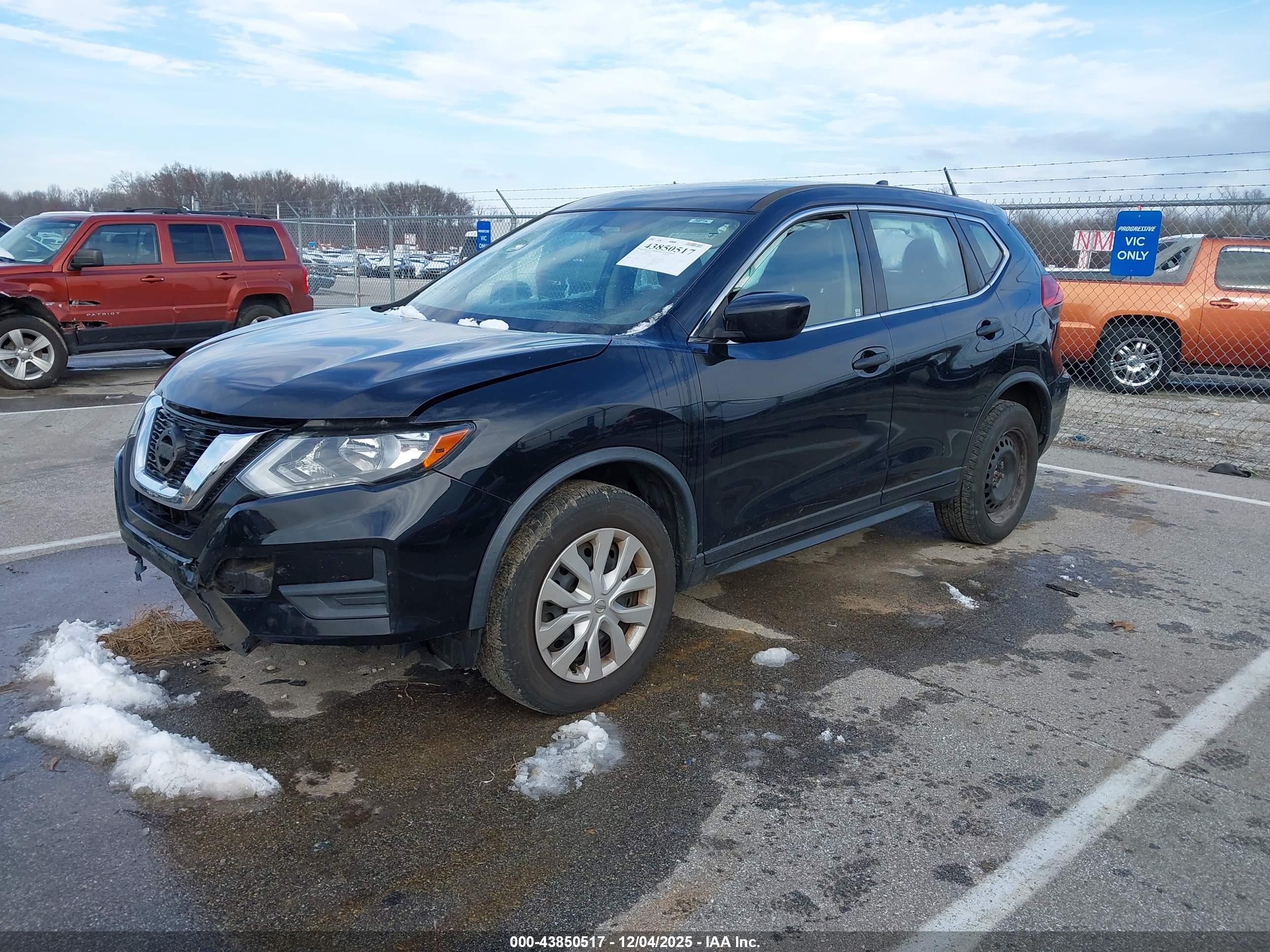 NISSAN ROGUE image 2
