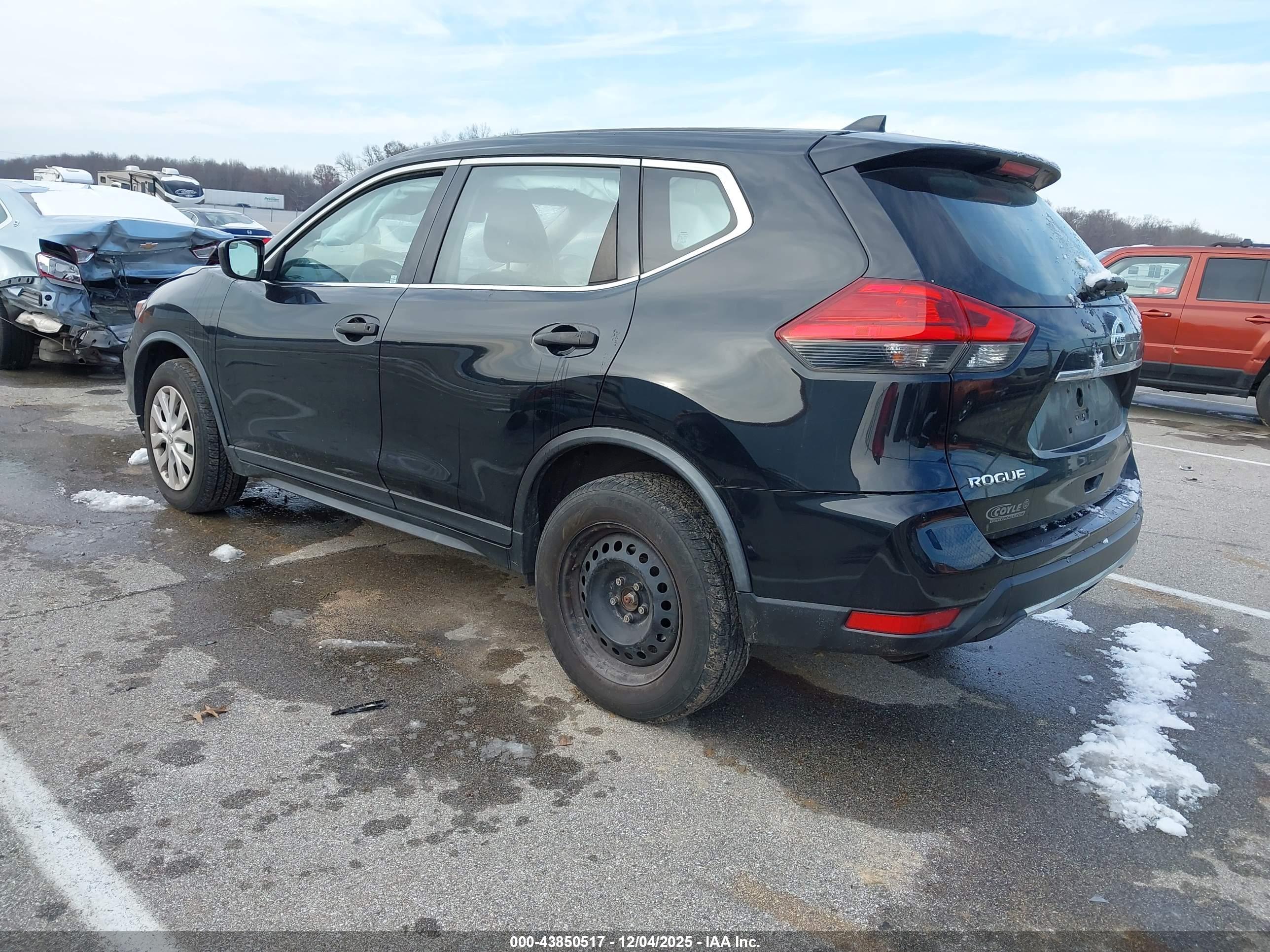 NISSAN ROGUE image 3