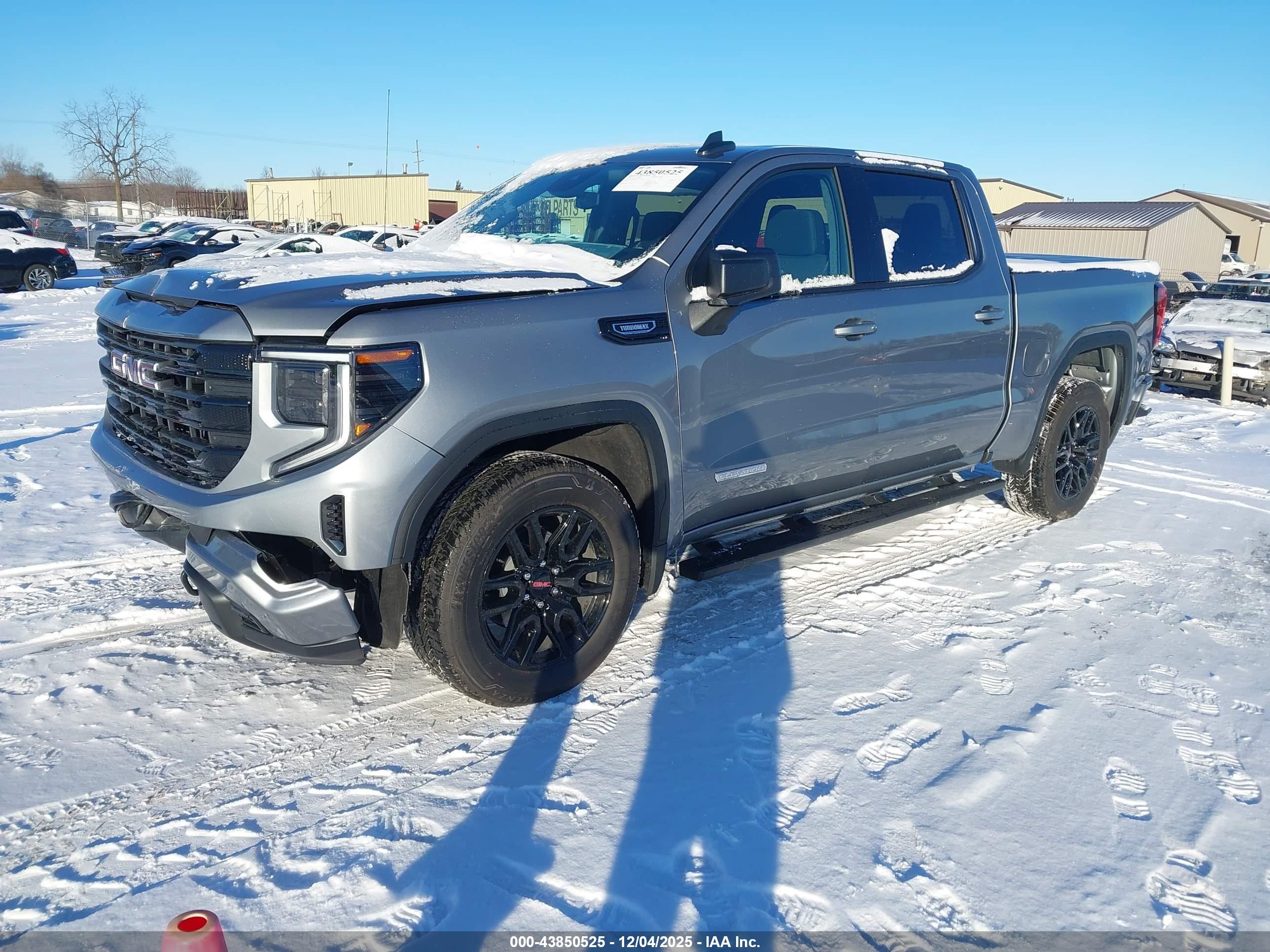 GMC SIERRA image 2