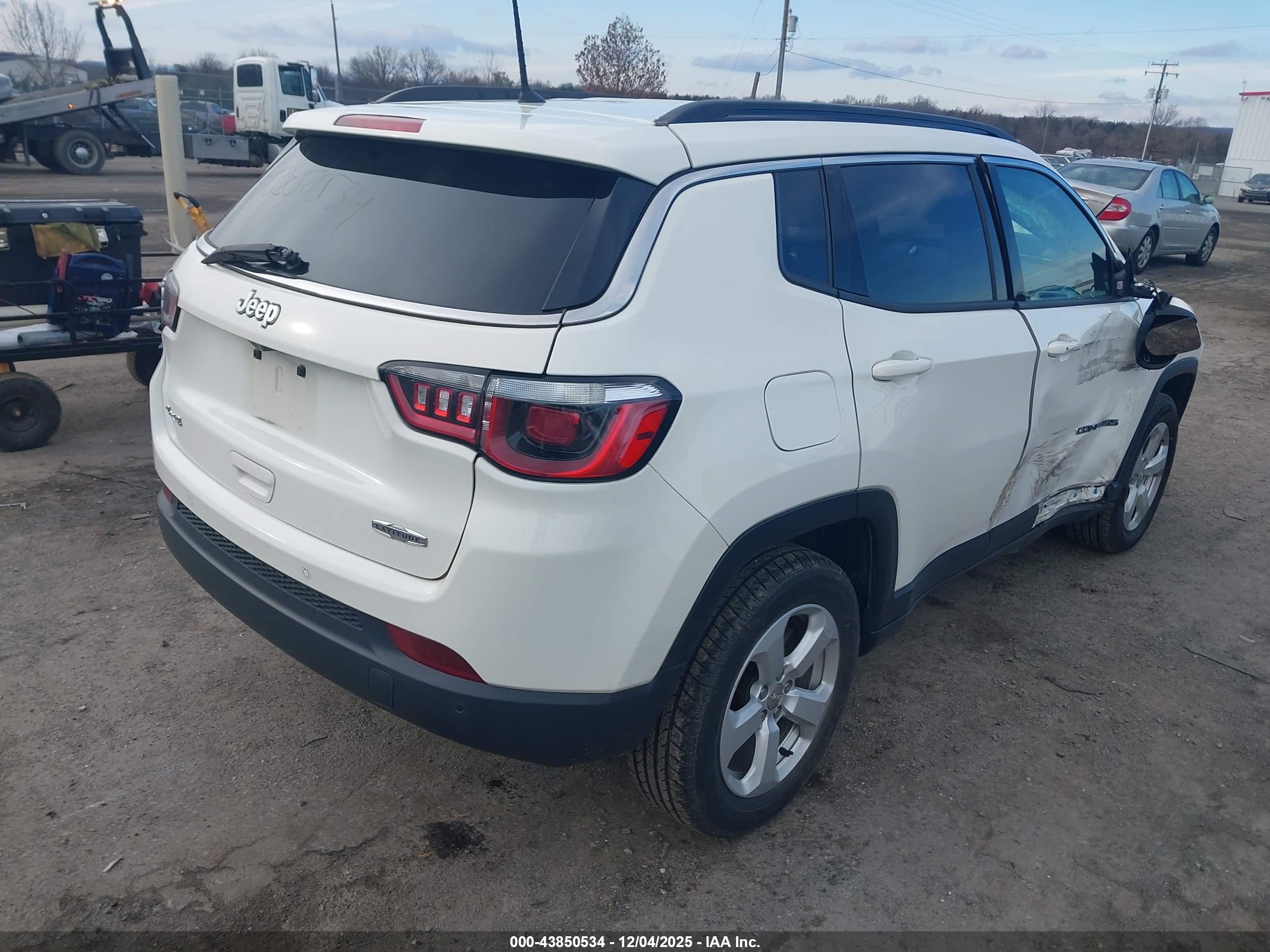 JEEP COMPASS image 4