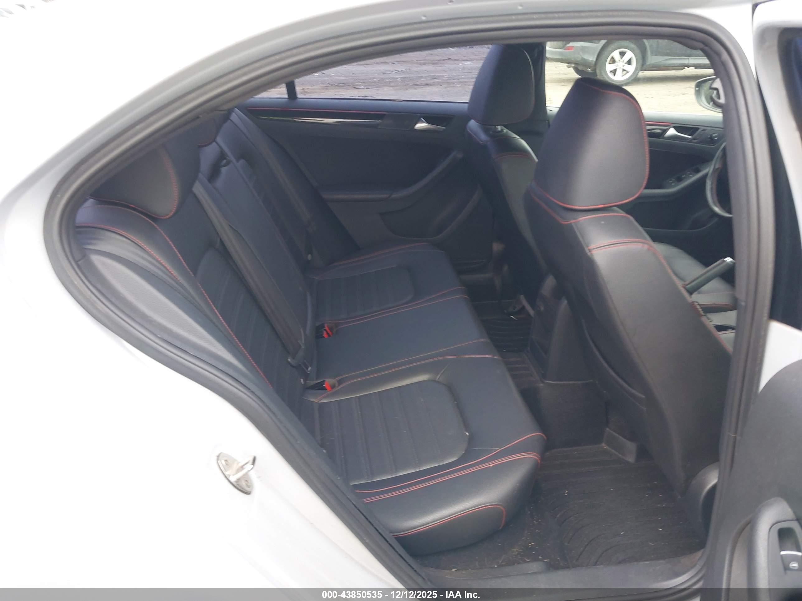 VOLKSWAGEN JETTA image 8
