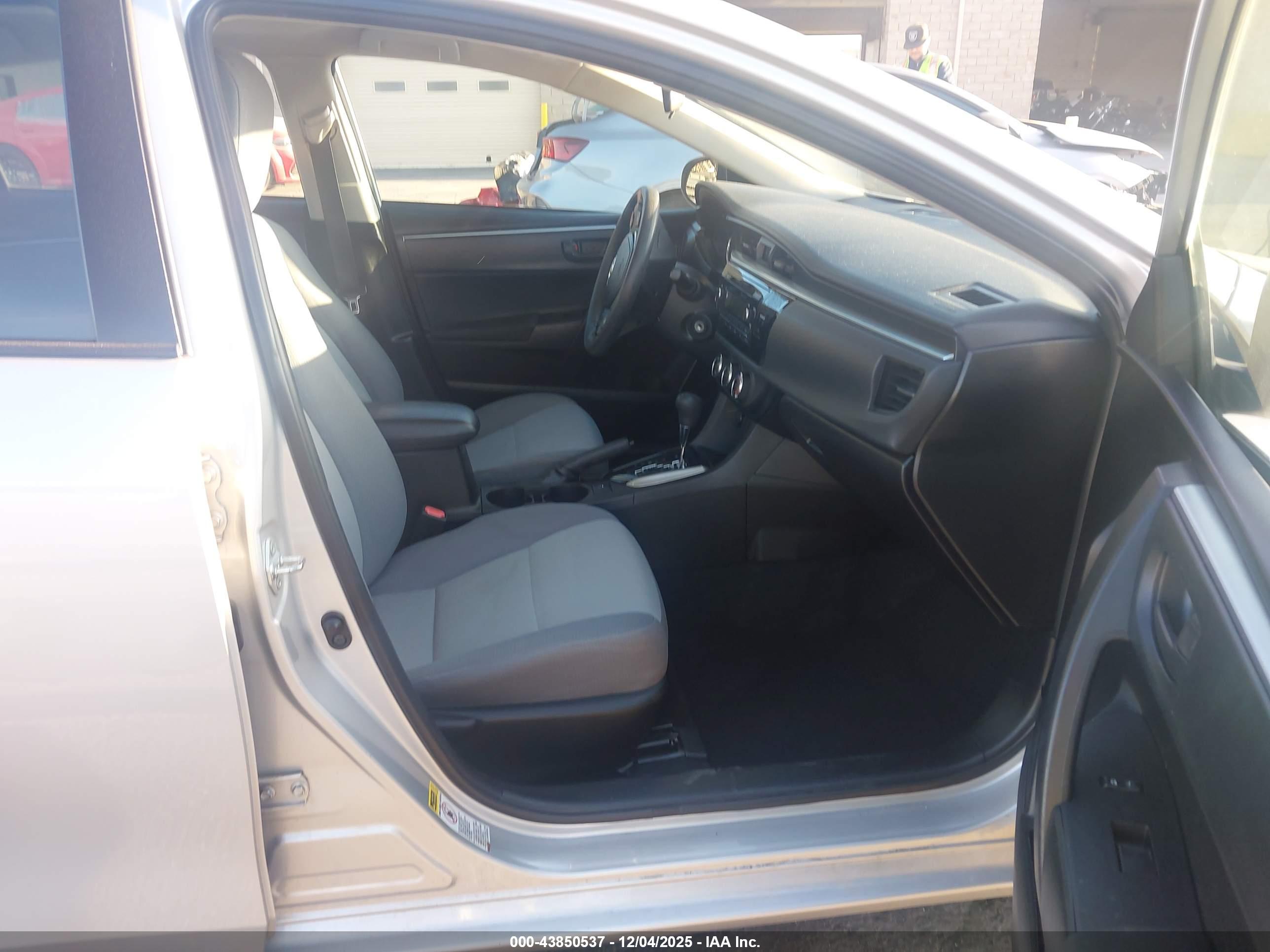 TOYOTA COROLLA image 5