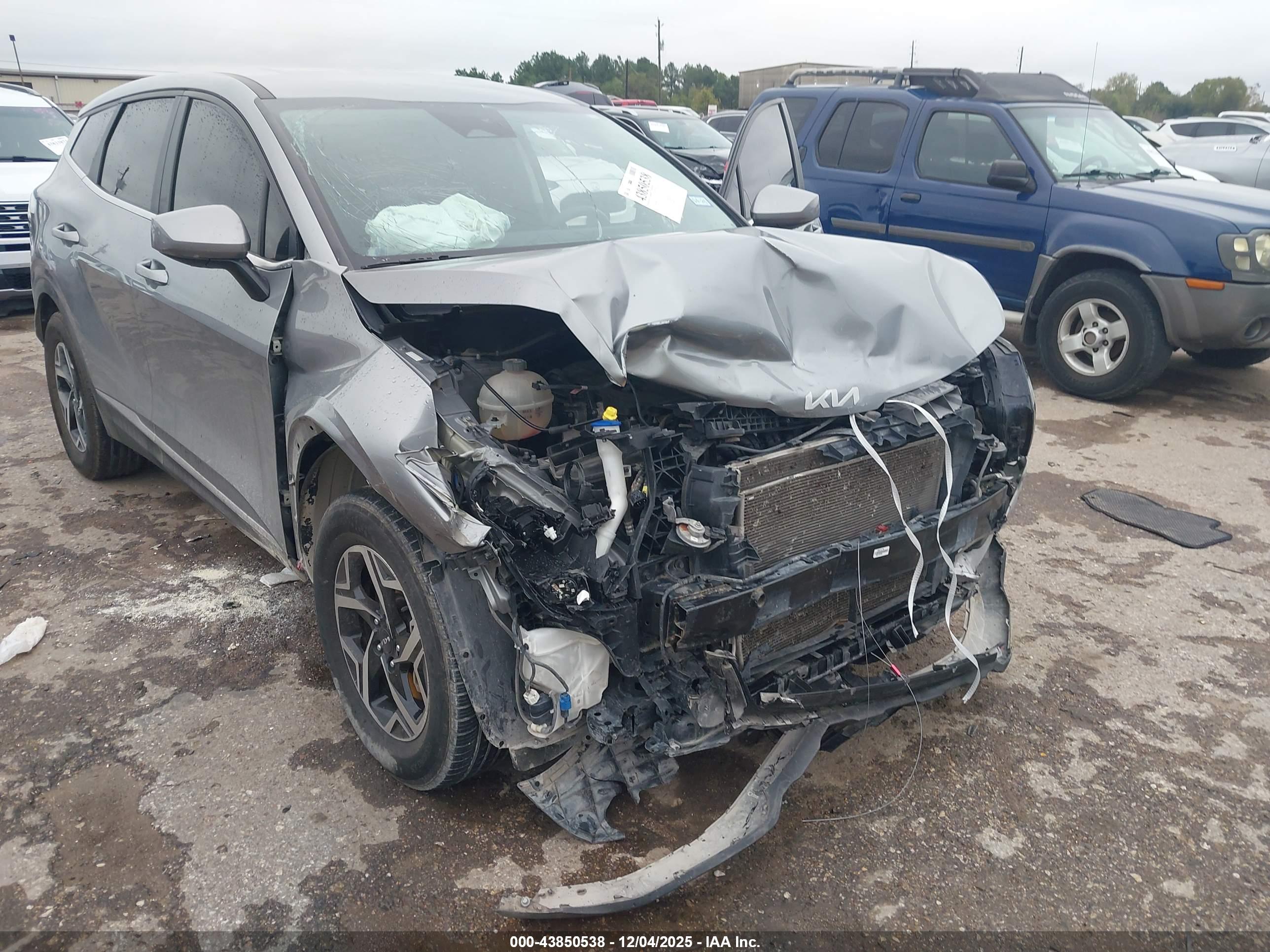 KIA SPORTAGE image 6