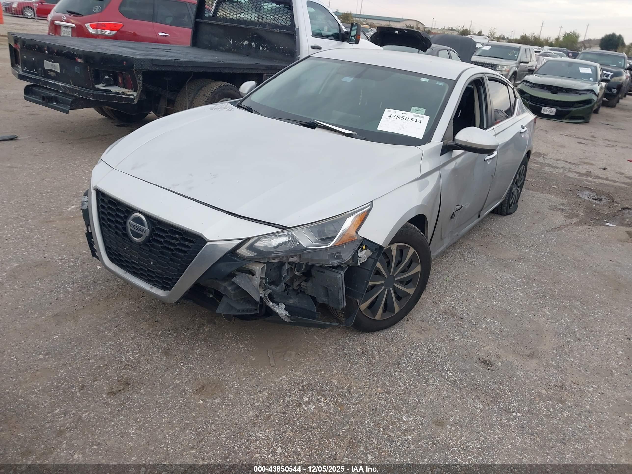 NISSAN ALTIMA image 2