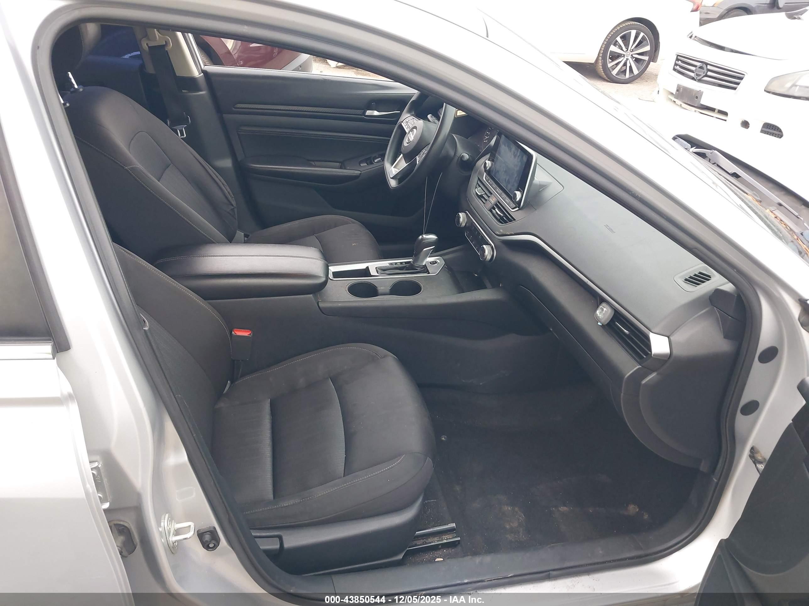 NISSAN ALTIMA image 5