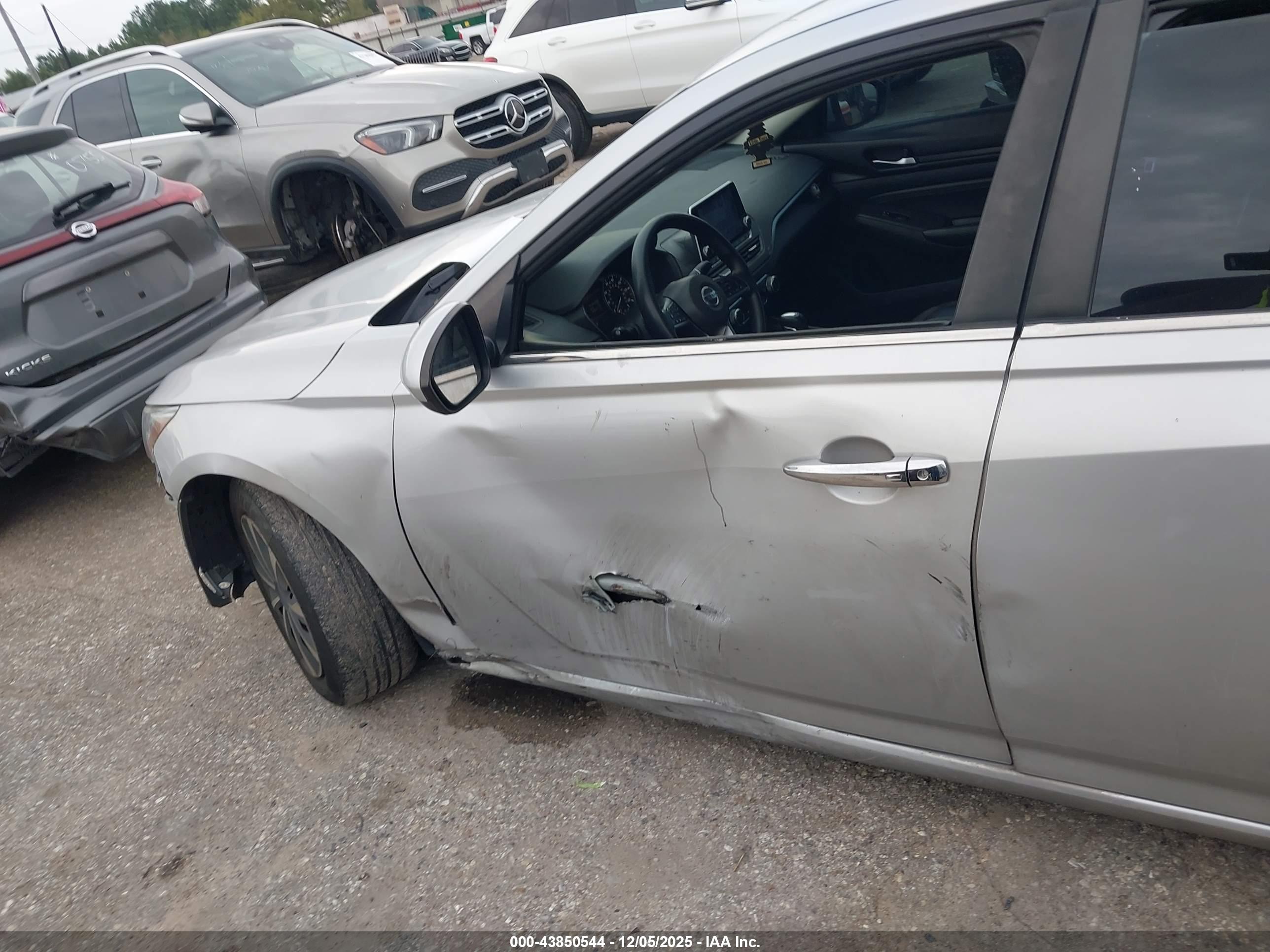 NISSAN ALTIMA image 6
