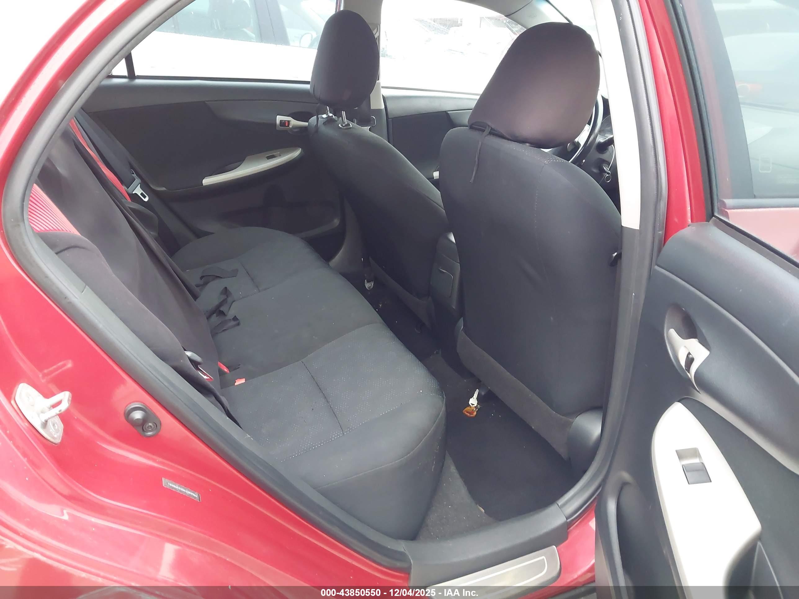 TOYOTA COROLLA image 8