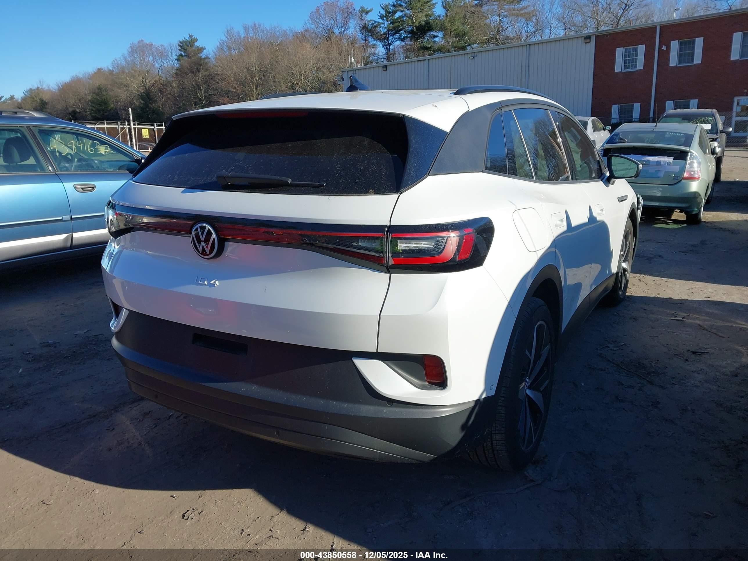 VOLKSWAGEN ID.4 image 4