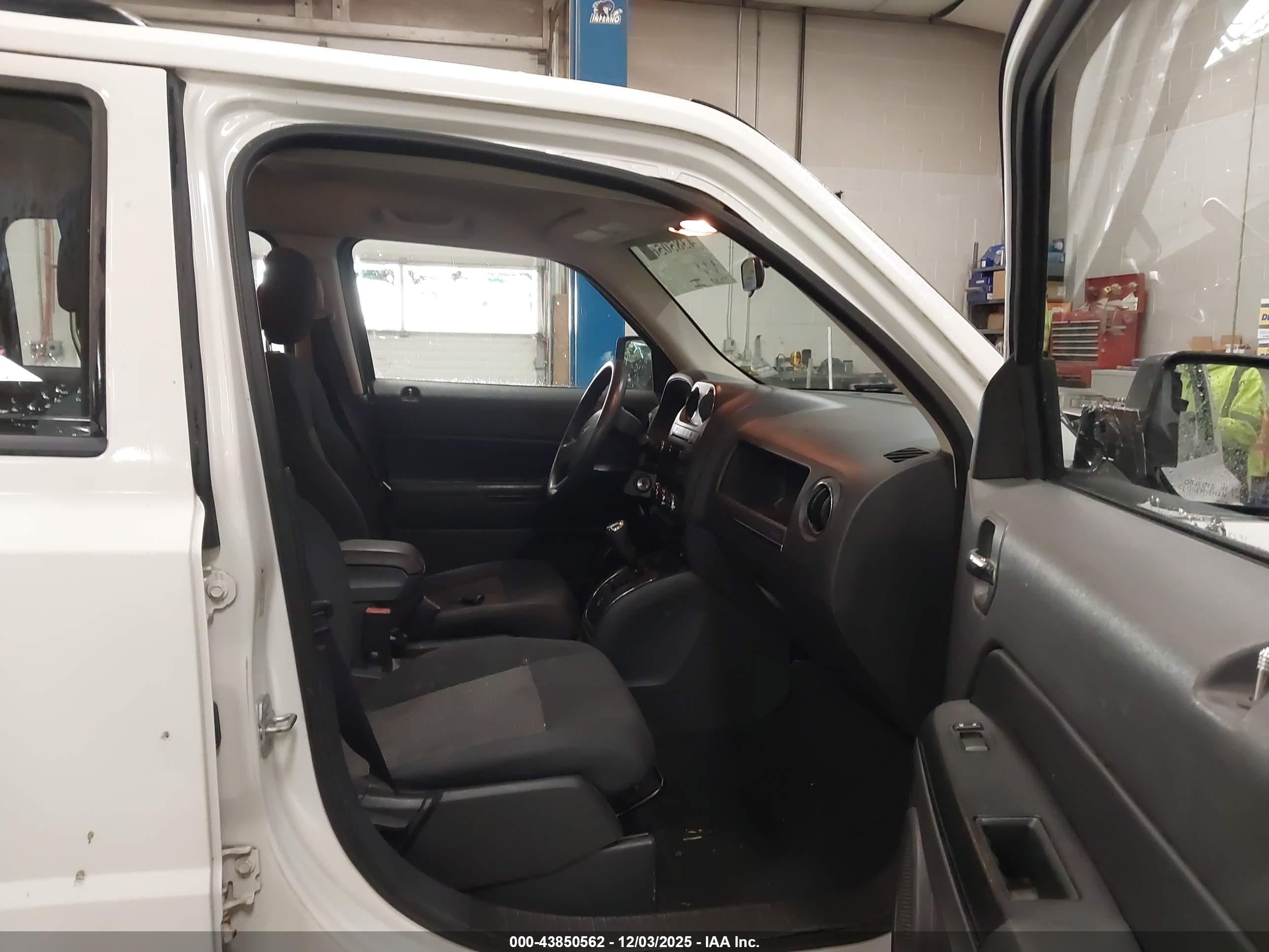JEEP PATRIOT image 5