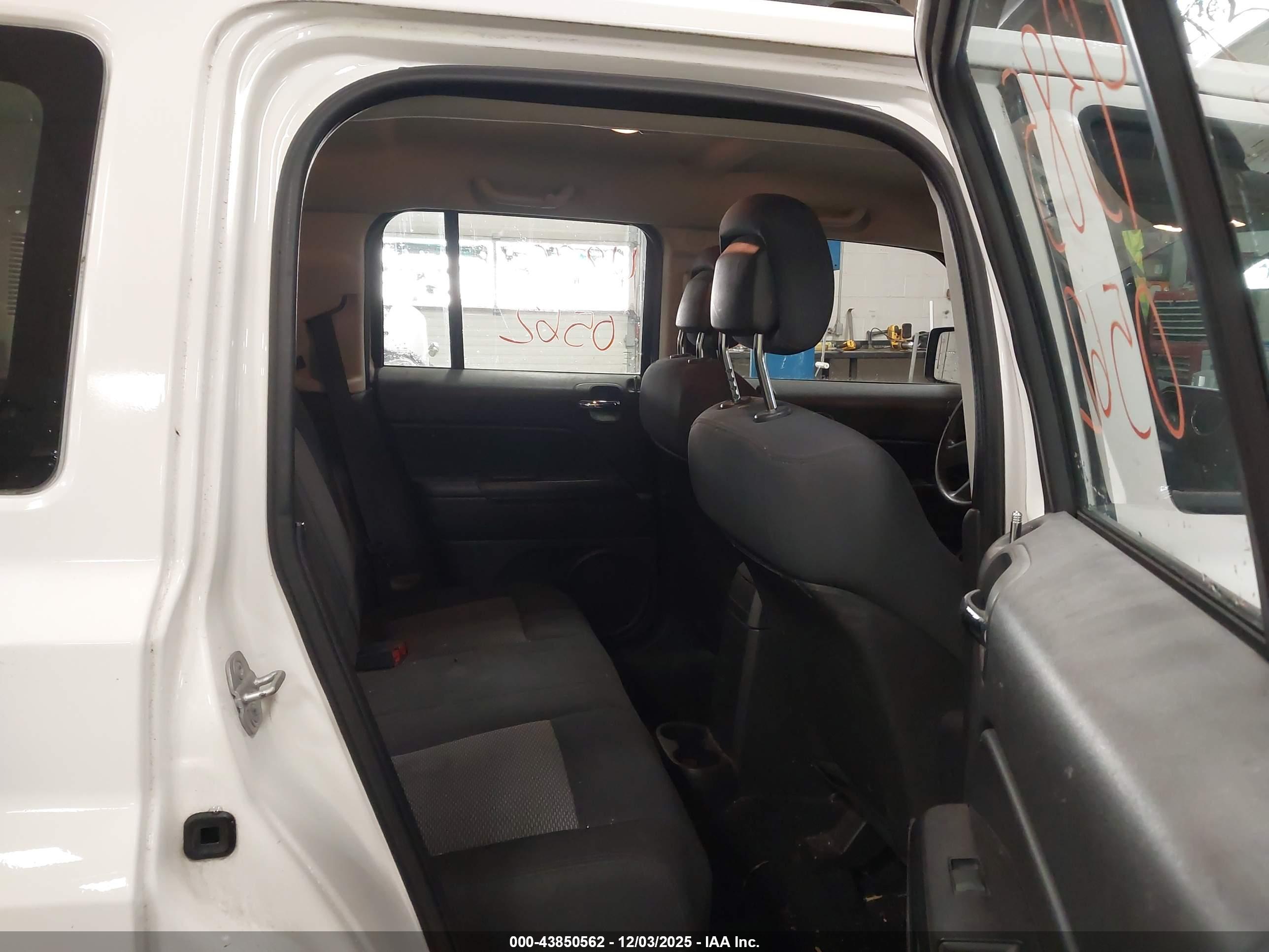 JEEP PATRIOT image 8