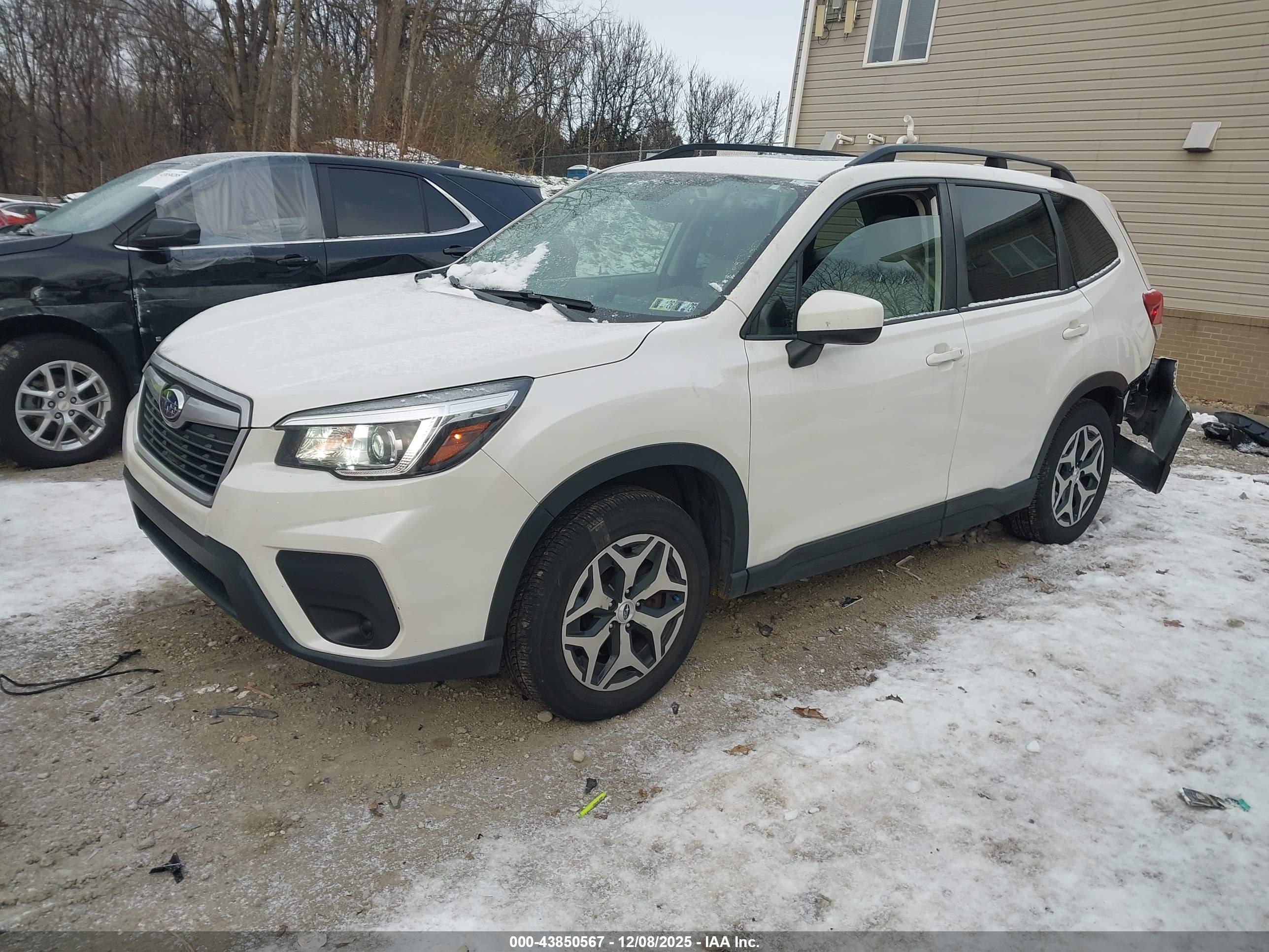 SUBARU FORESTER image 2