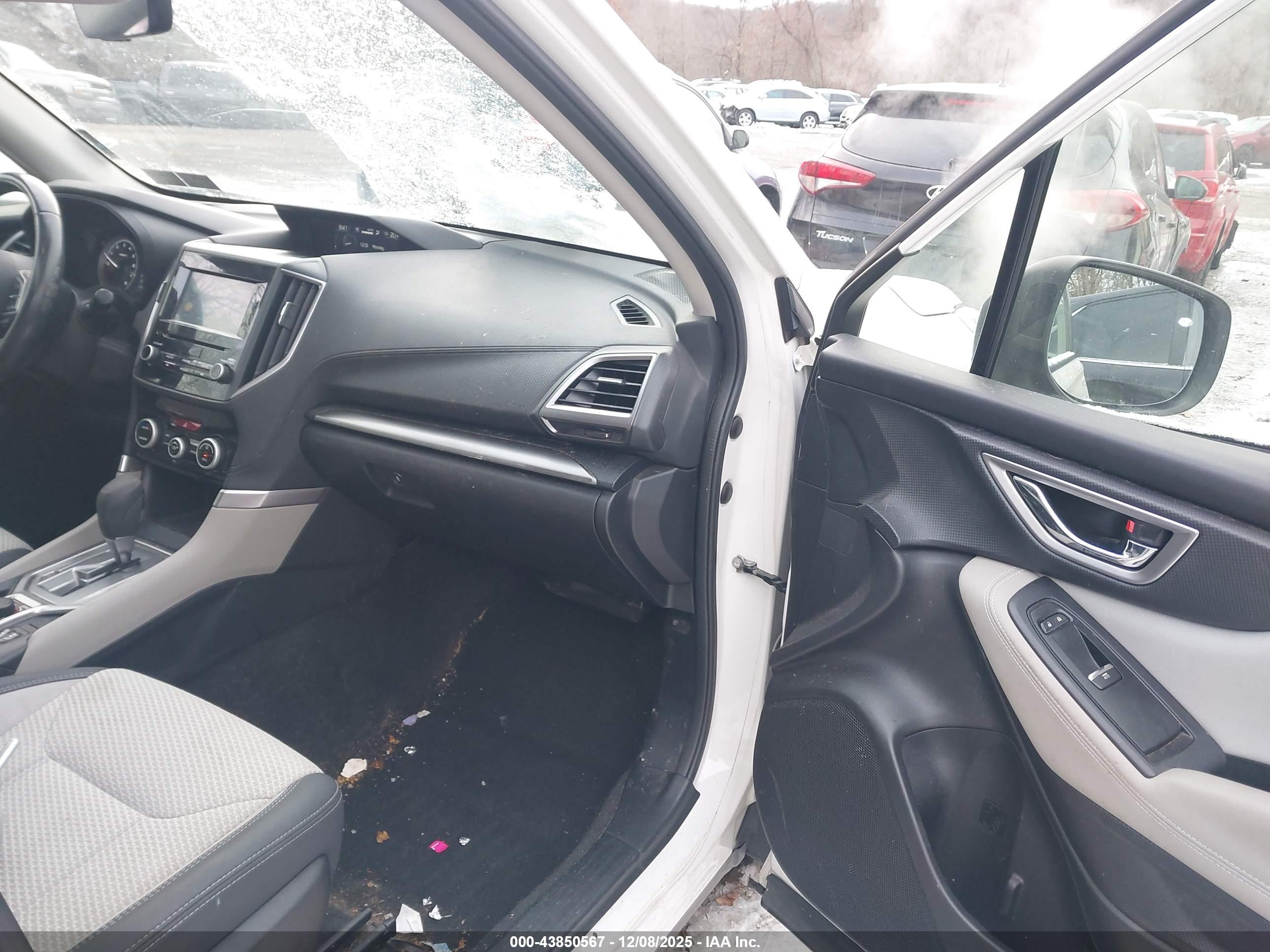 SUBARU FORESTER image 5