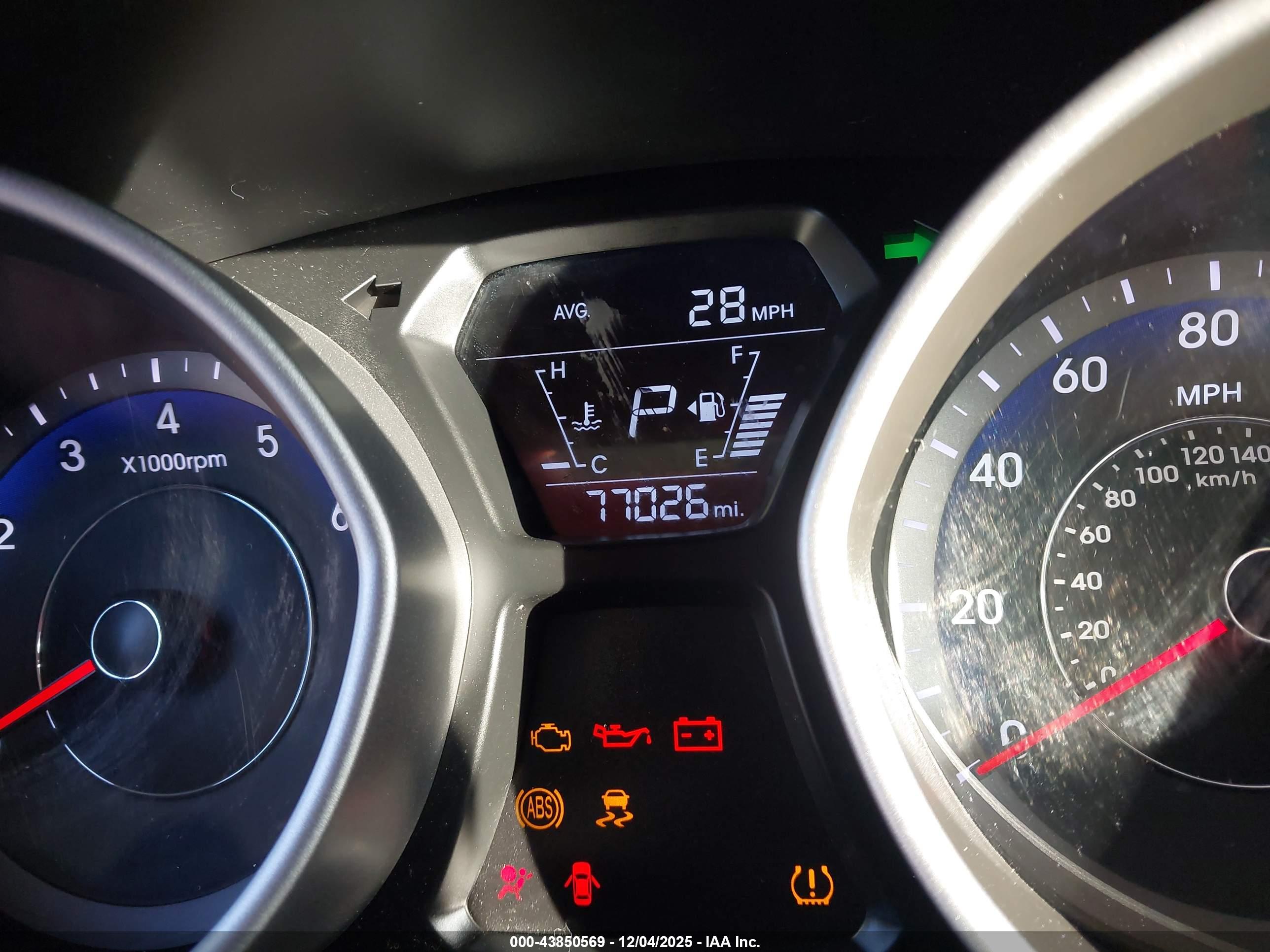 HYUNDAI ELANTRA image 7
