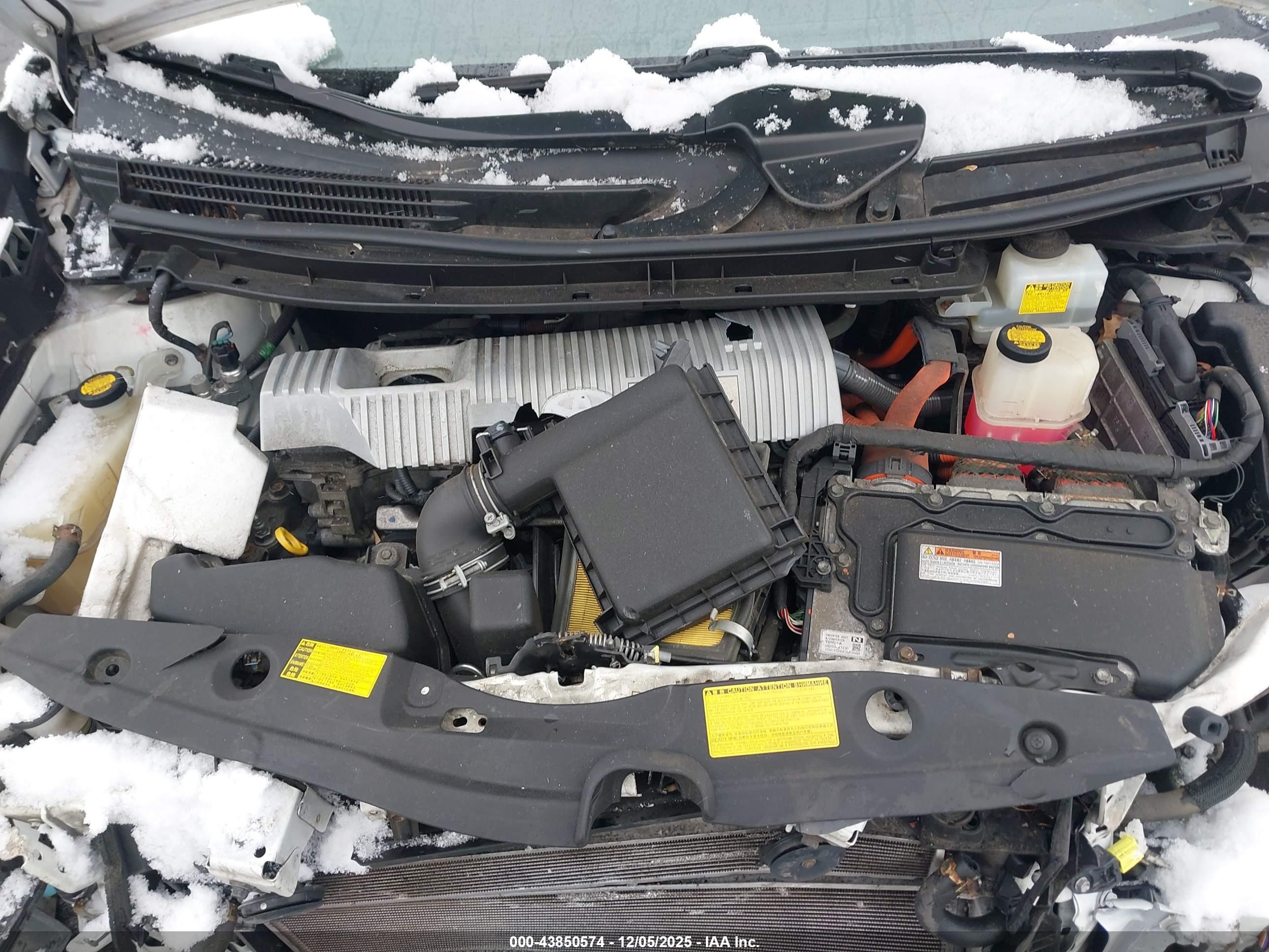 TOYOTA PRIUS image 10