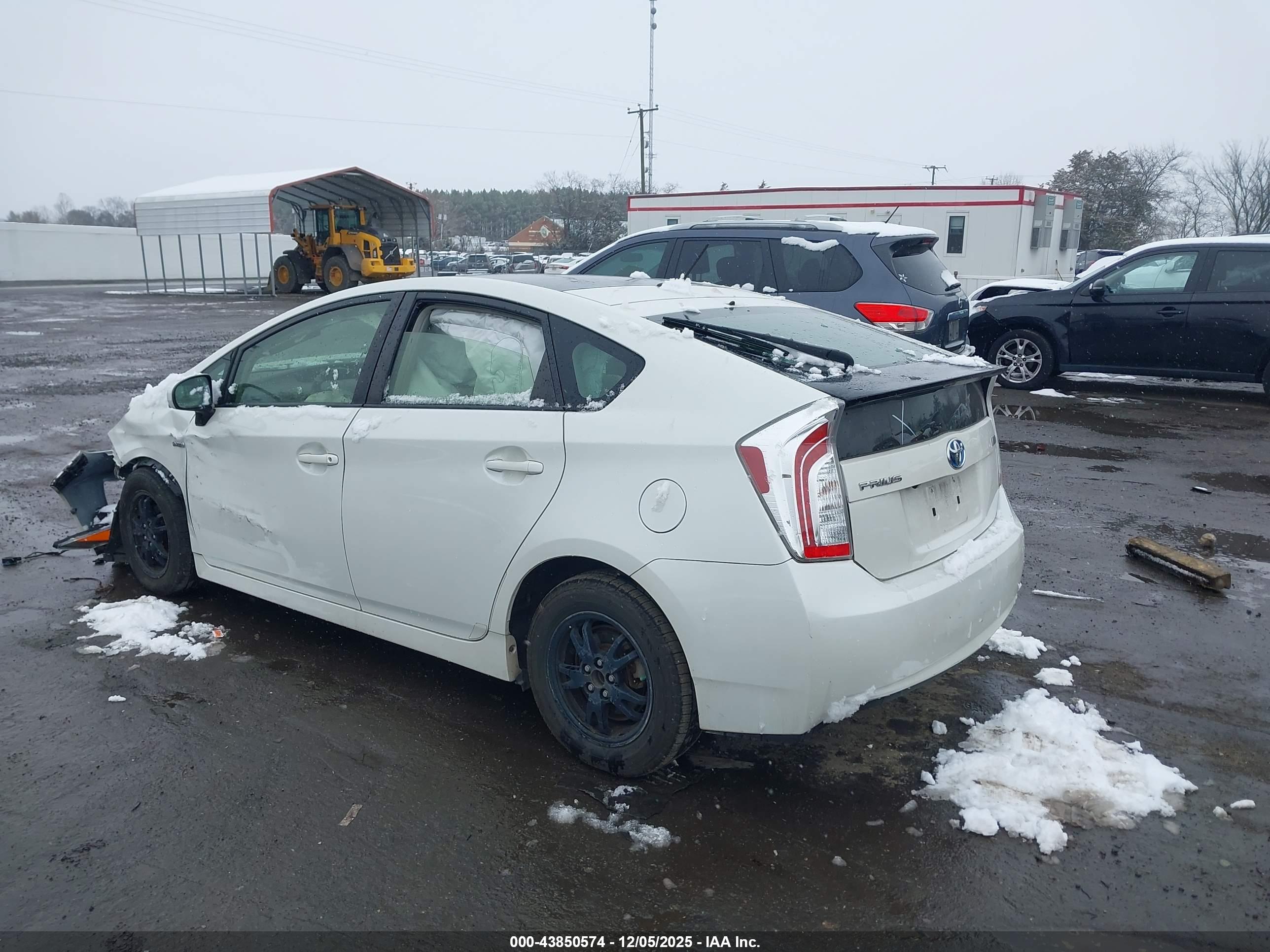 TOYOTA PRIUS image 3