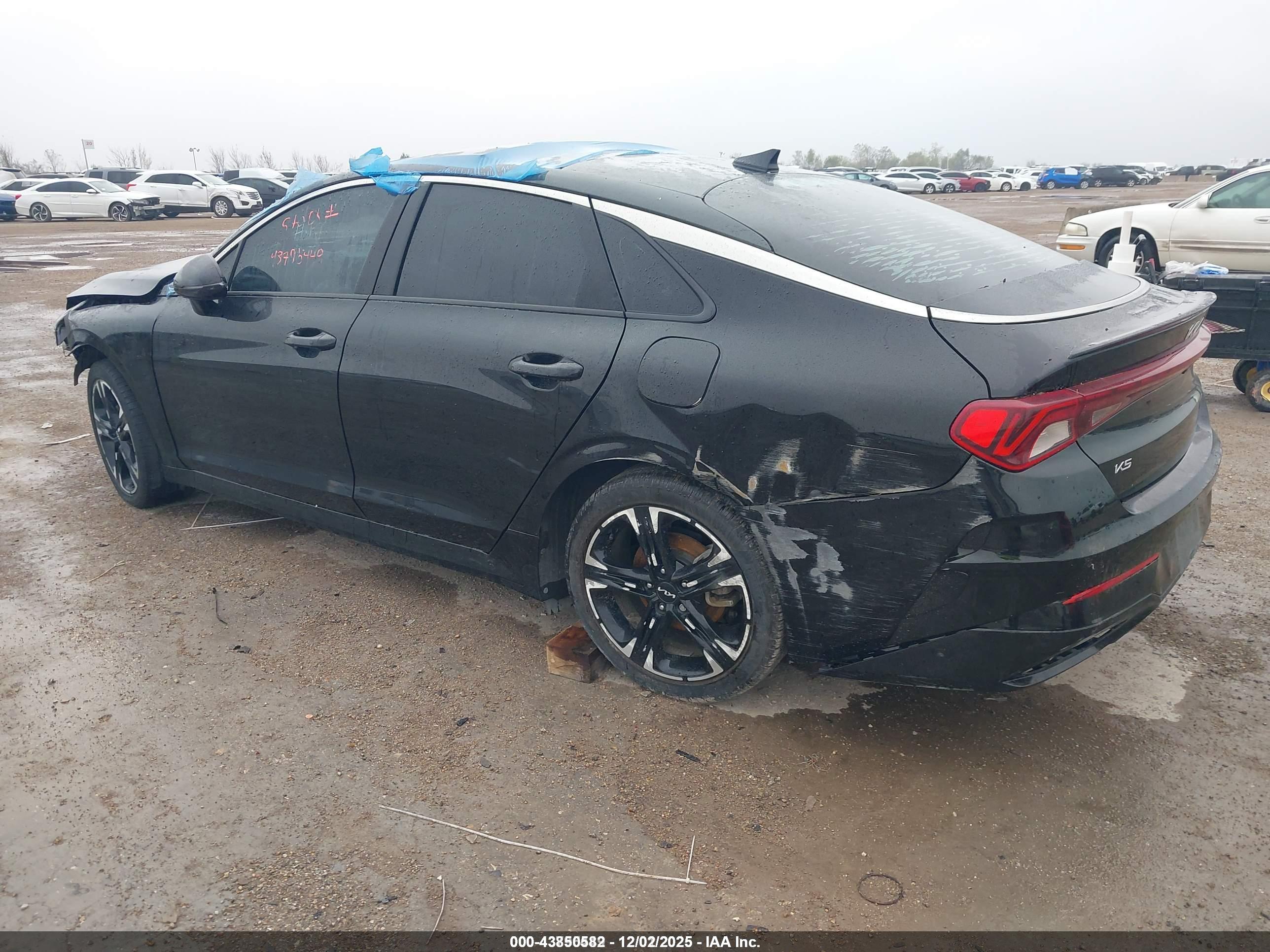 KIA K5 image 3