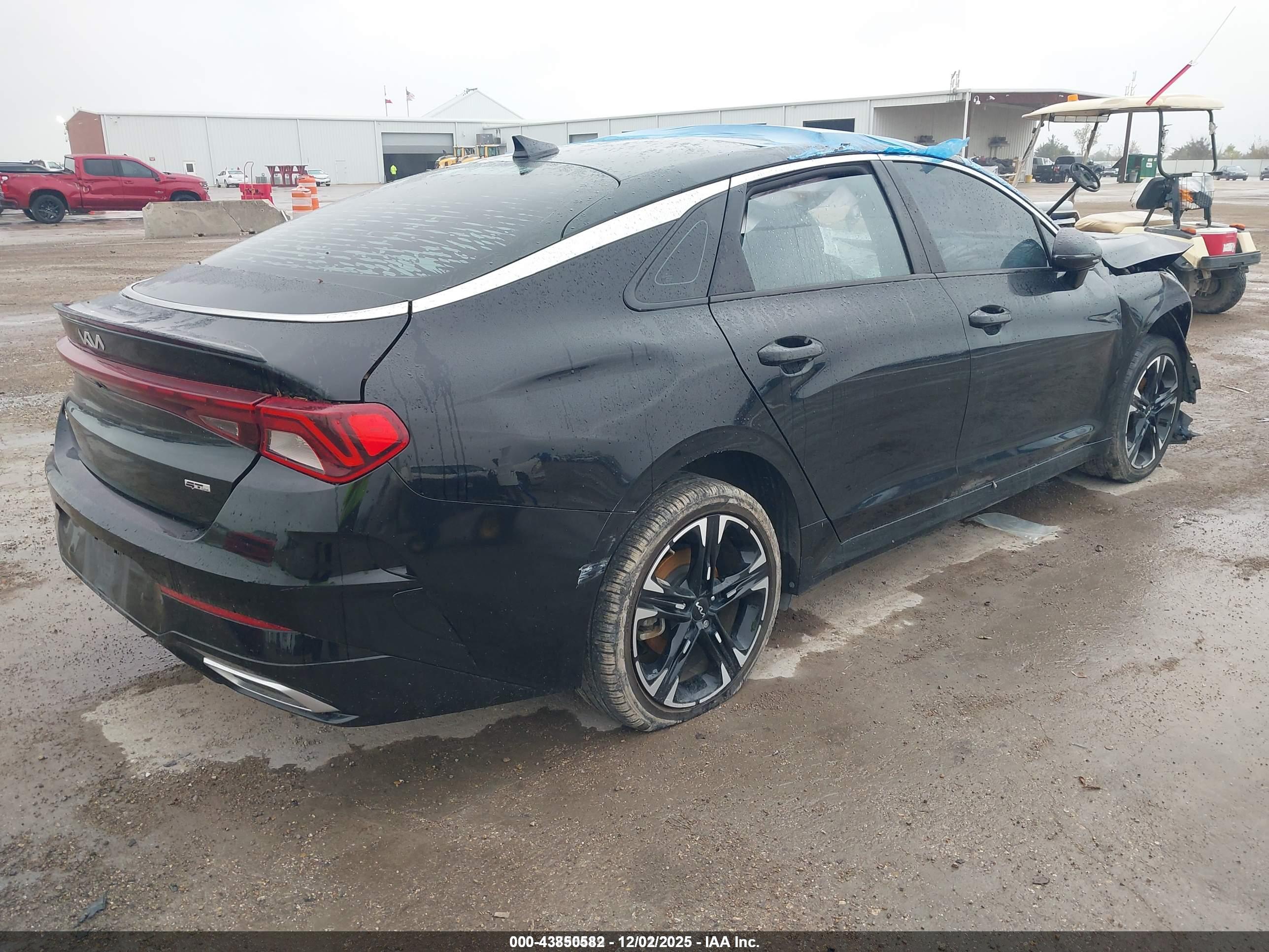 KIA K5 image 4